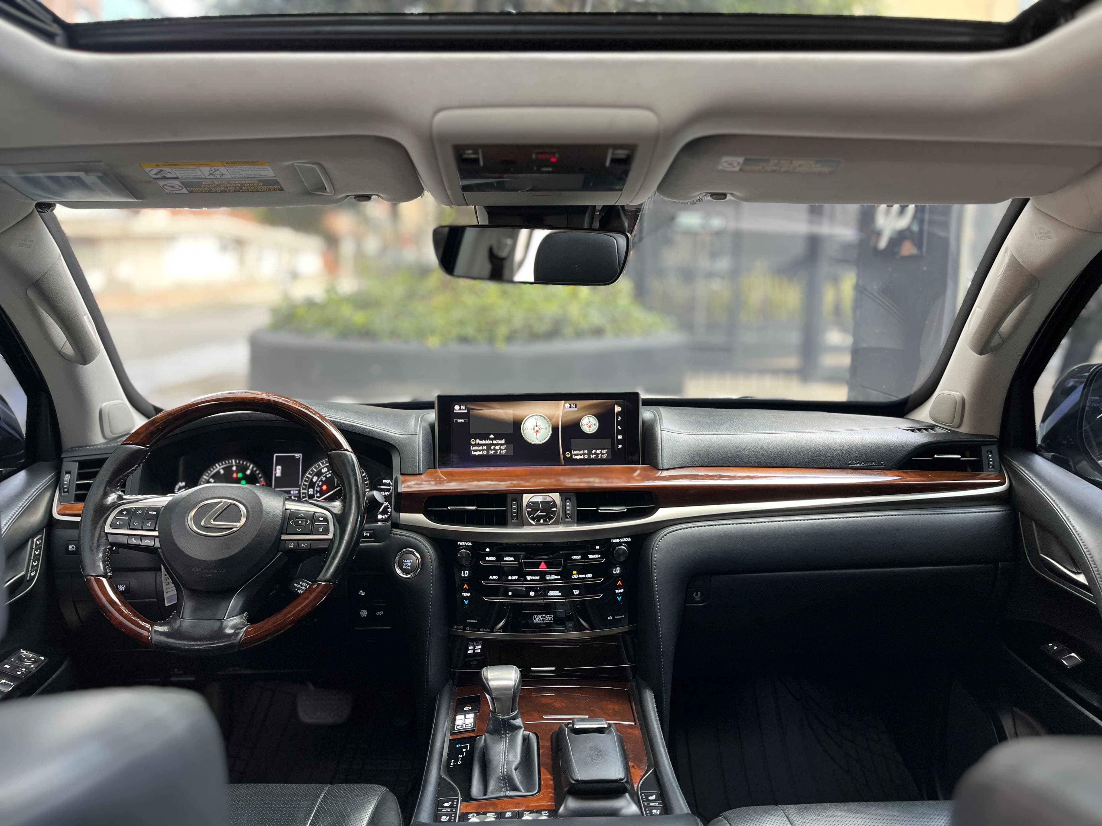 Lexus LX570 BLINDADA Modelo 2016 14