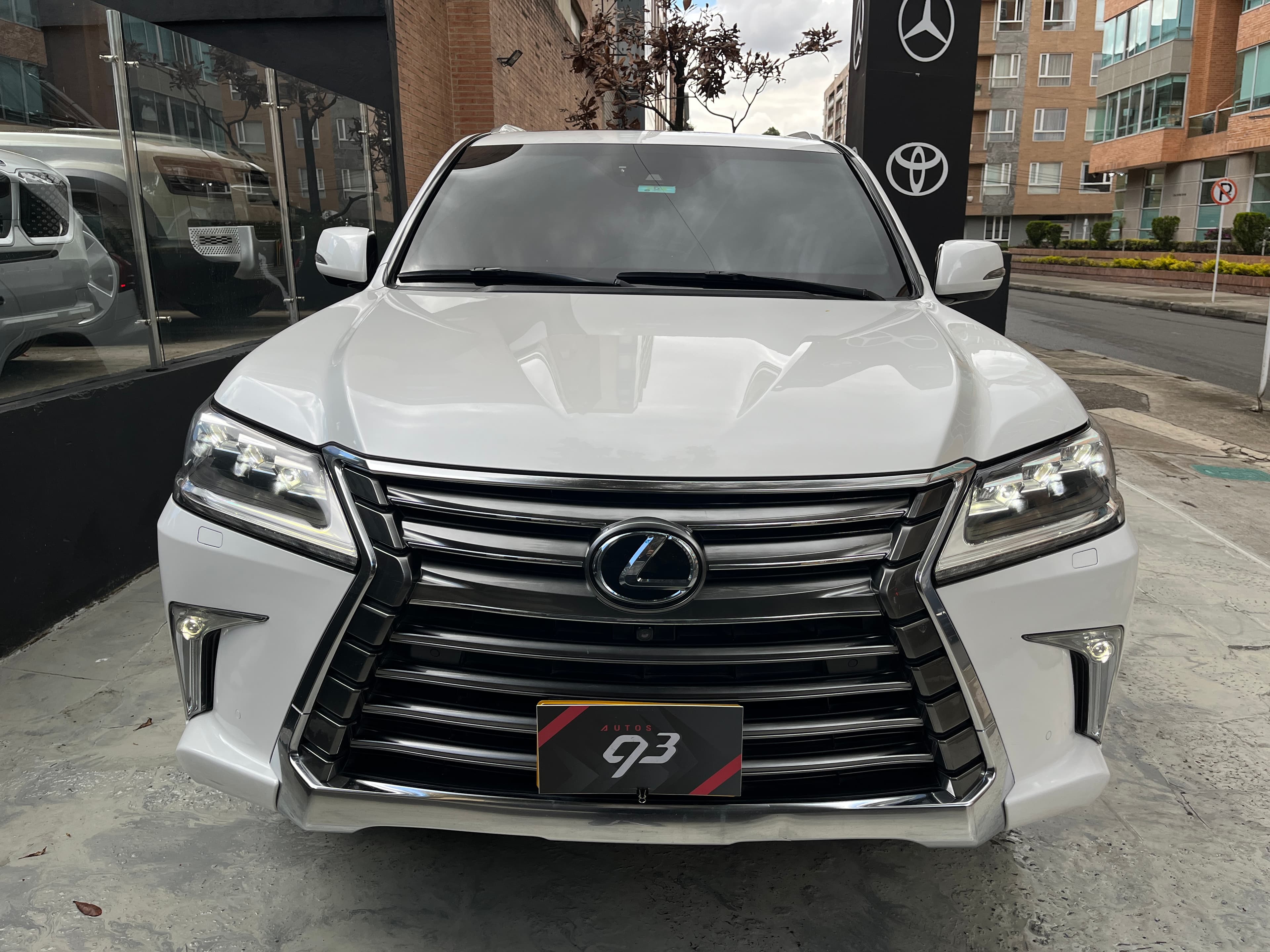 Lexus LX570 BLINDADA Modelo 2016 3