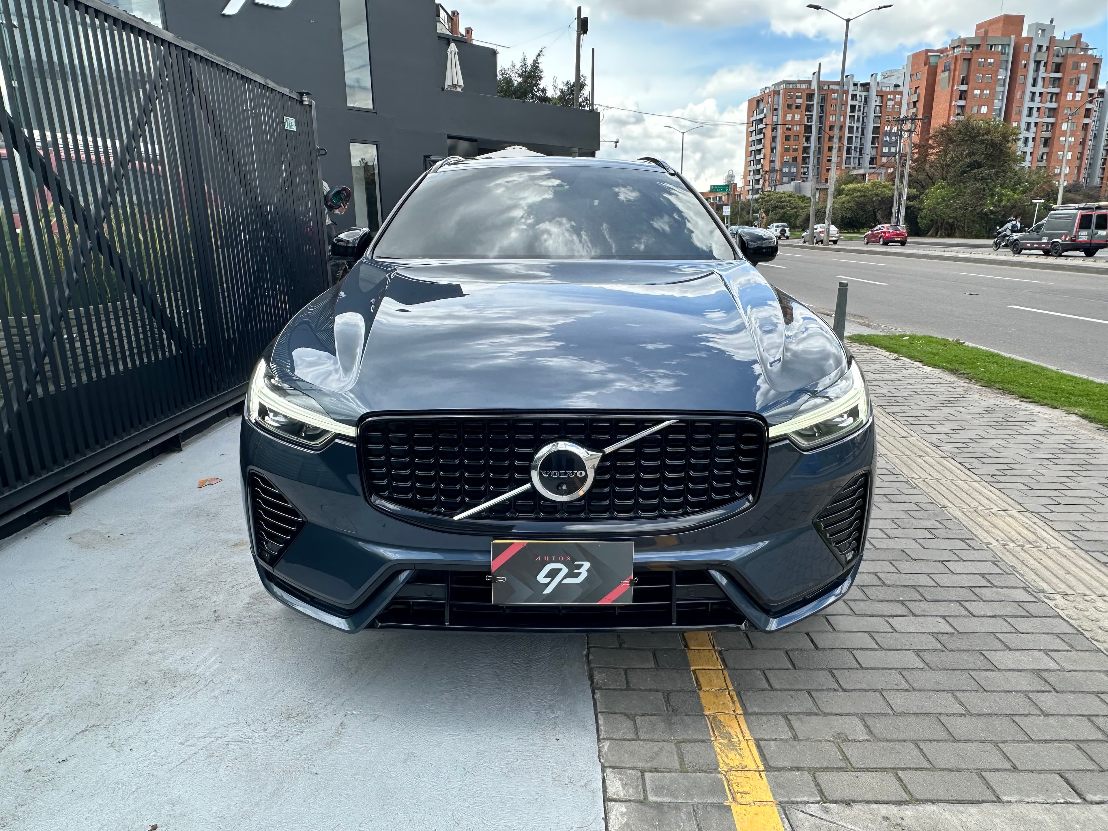 Volvo XC60 R-Design T8 Modelo 2022 2