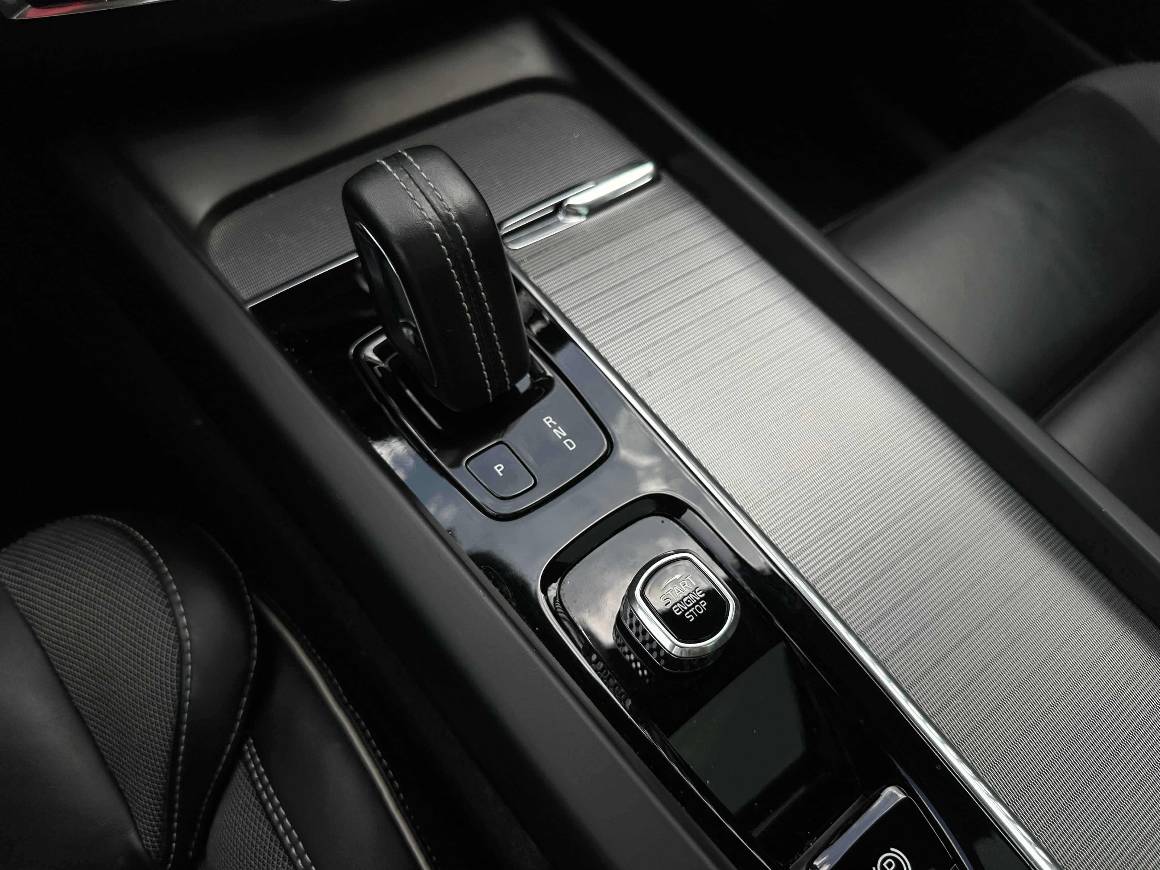 Volvo XC60 R-Design T8 Modelo 2022 16