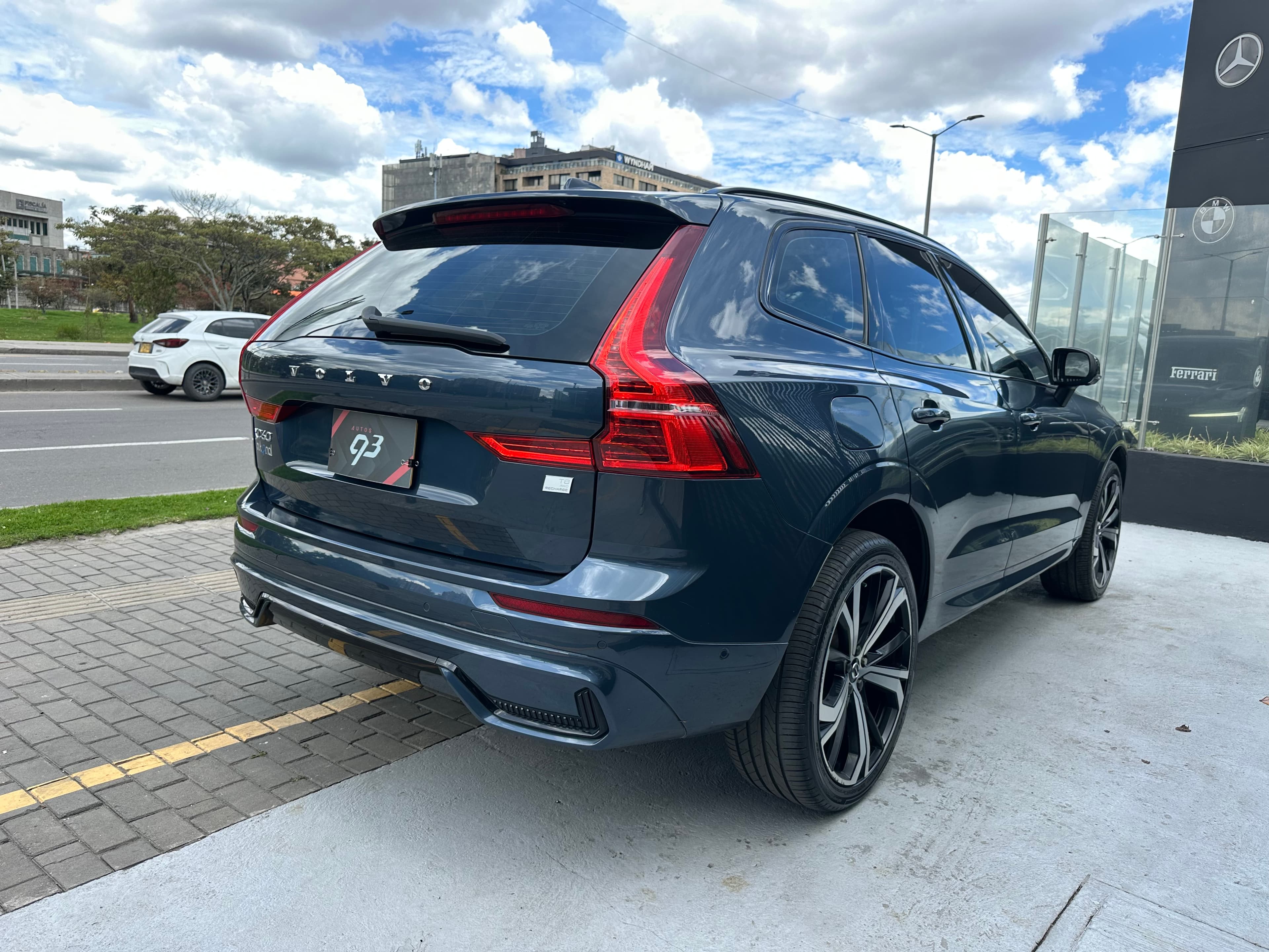 Volvo XC60 R-Design T8 Modelo 2022 4