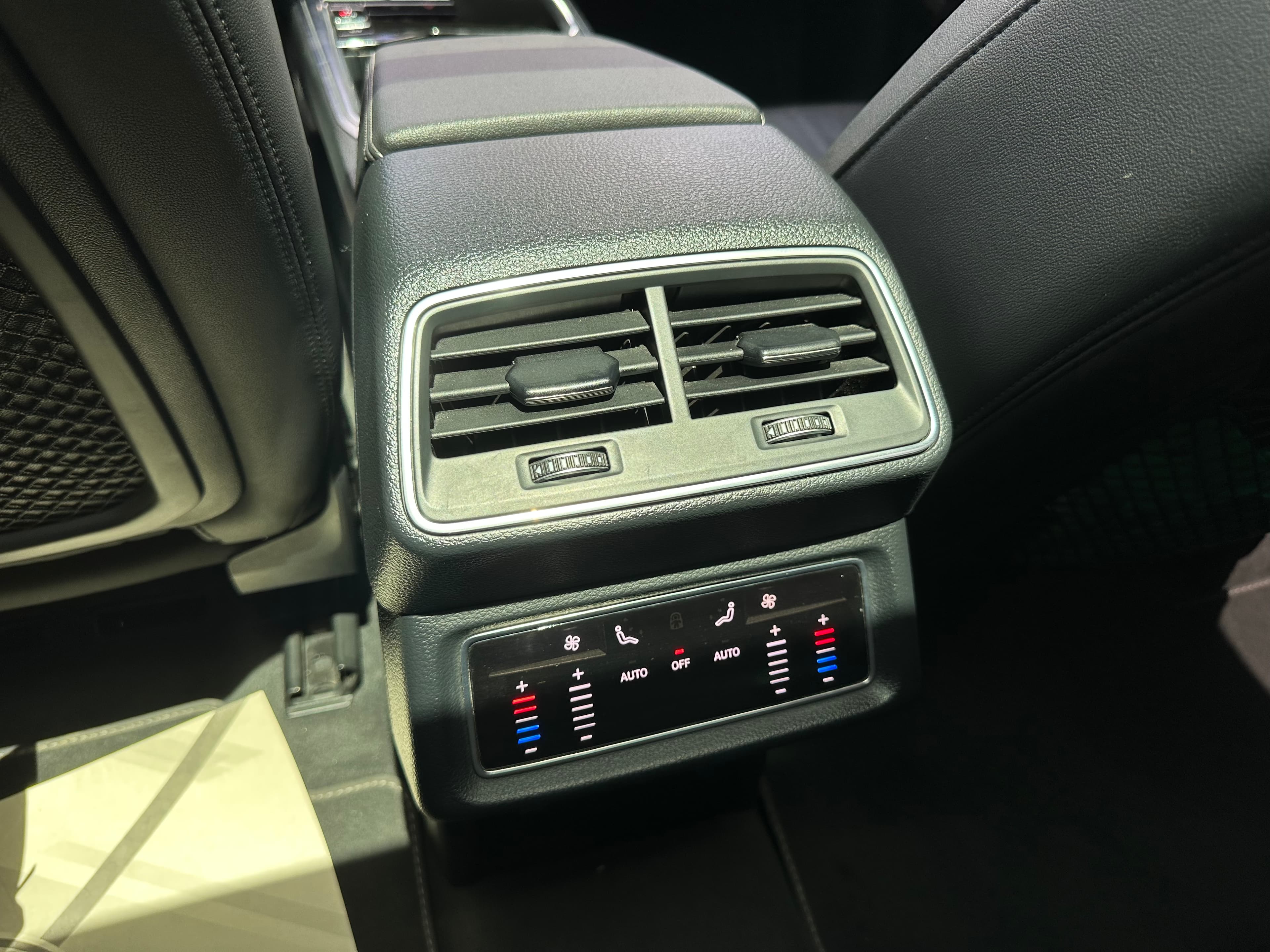 Audi E-Tron 55 Quattro Modelo 2022 12