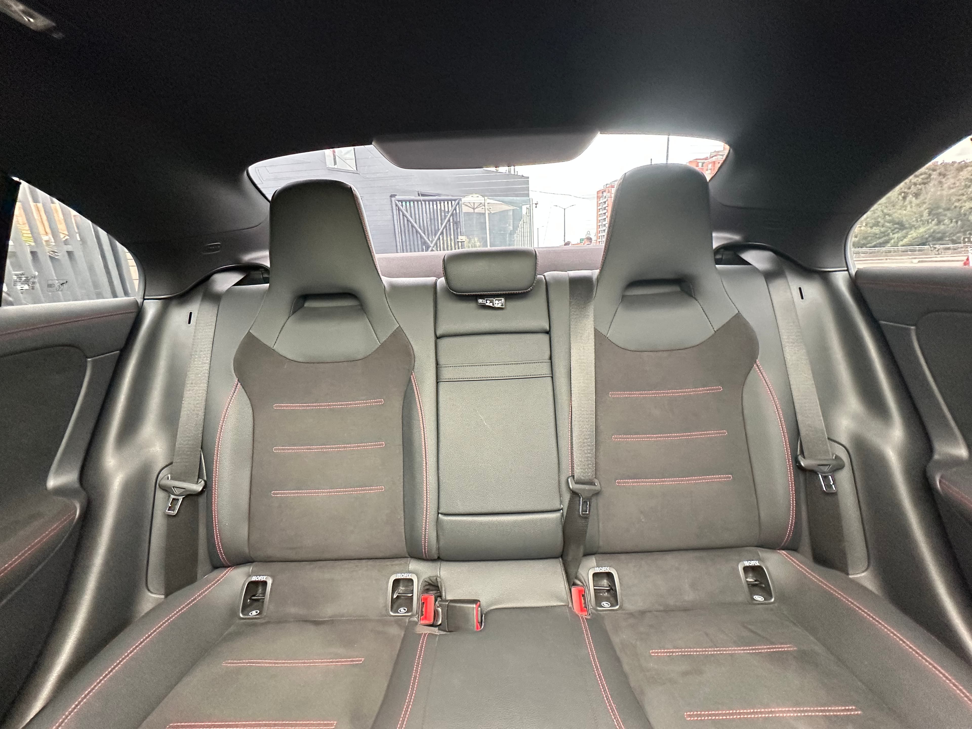 Mercedes Benz CLA250 4MATIC Modelo 2025 24