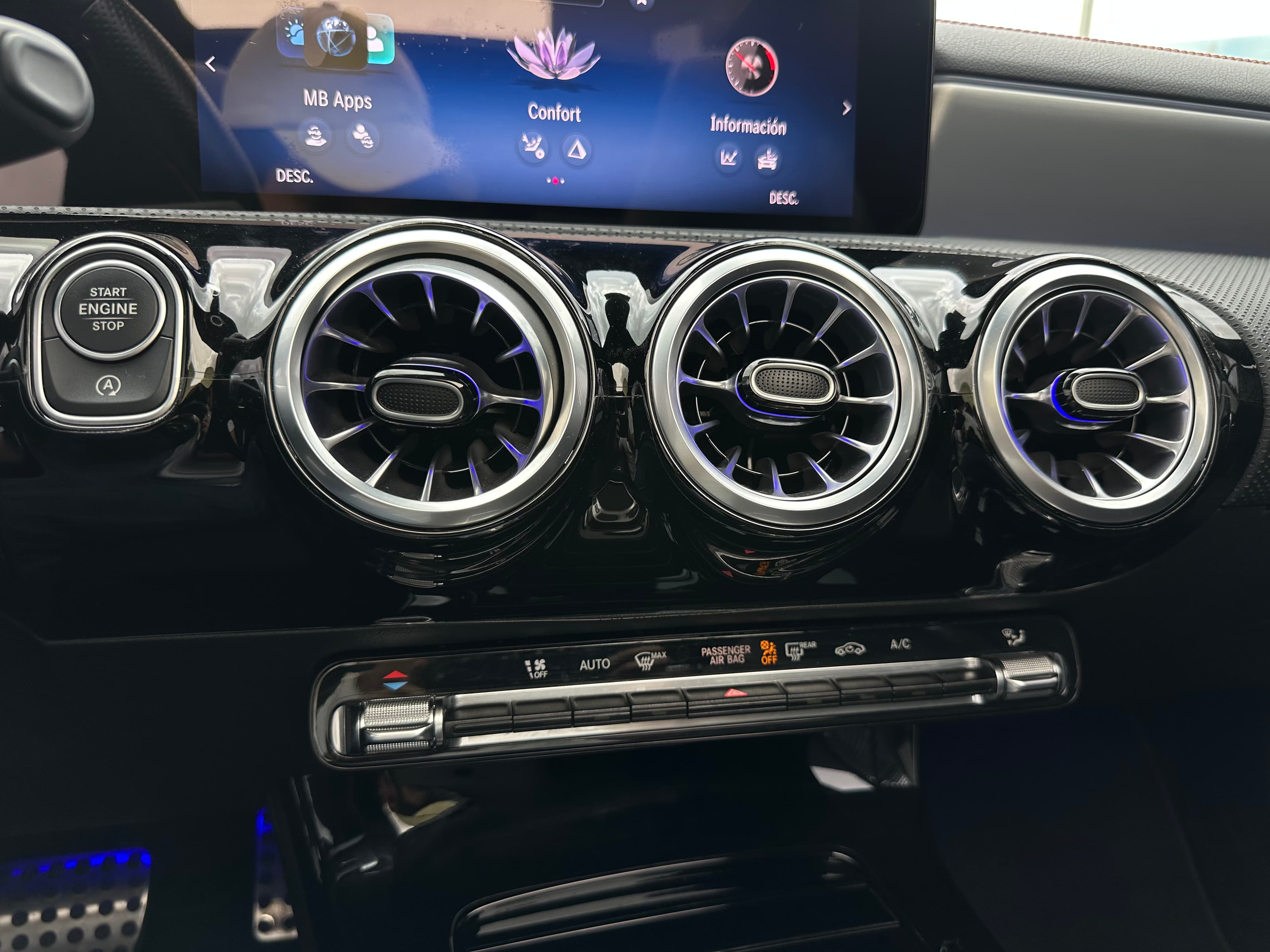 Mercedes Benz CLA250 4MATIC Modelo 2025 17