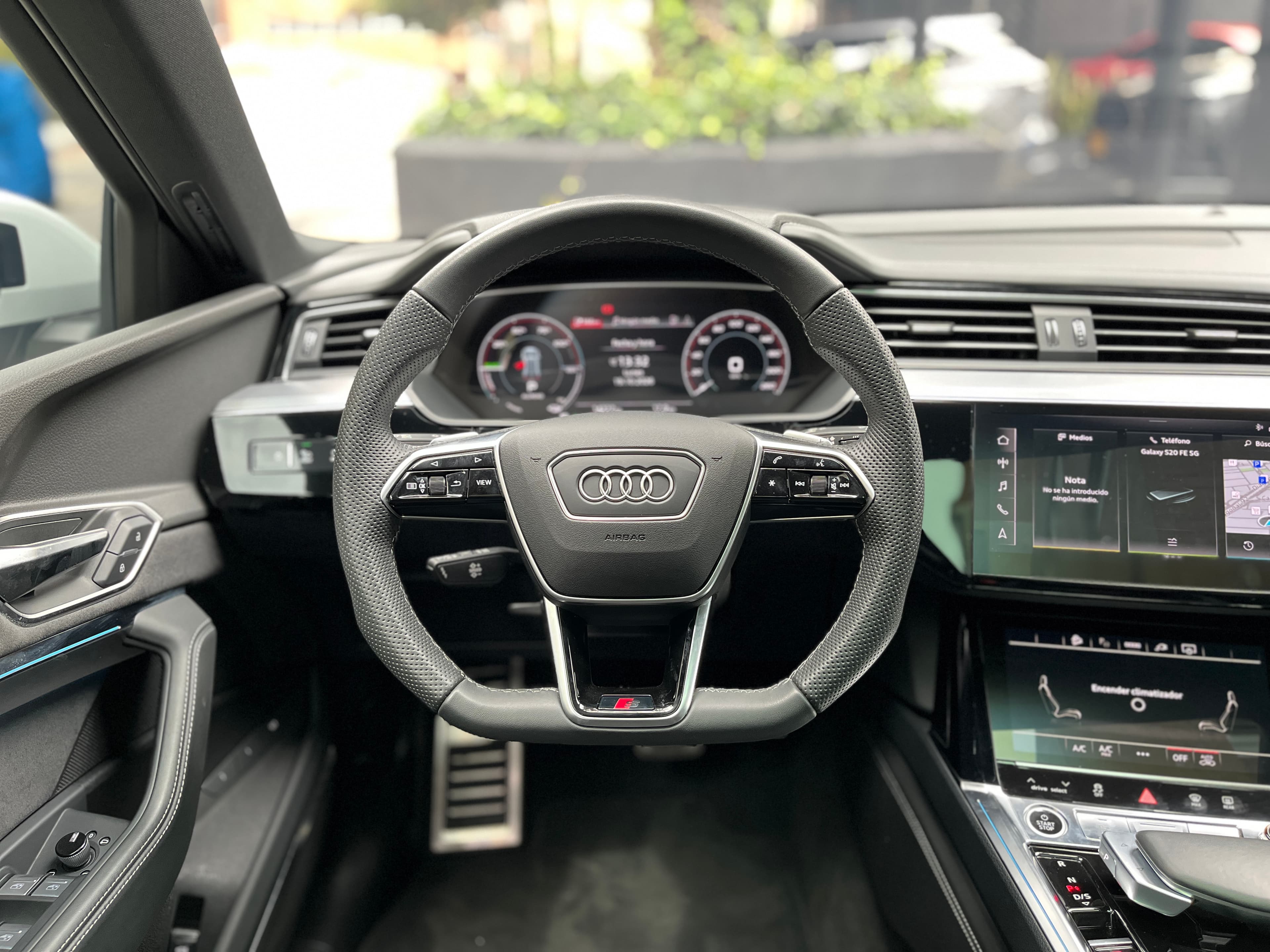 Audi Q8 ETRON Modelo 2024 16