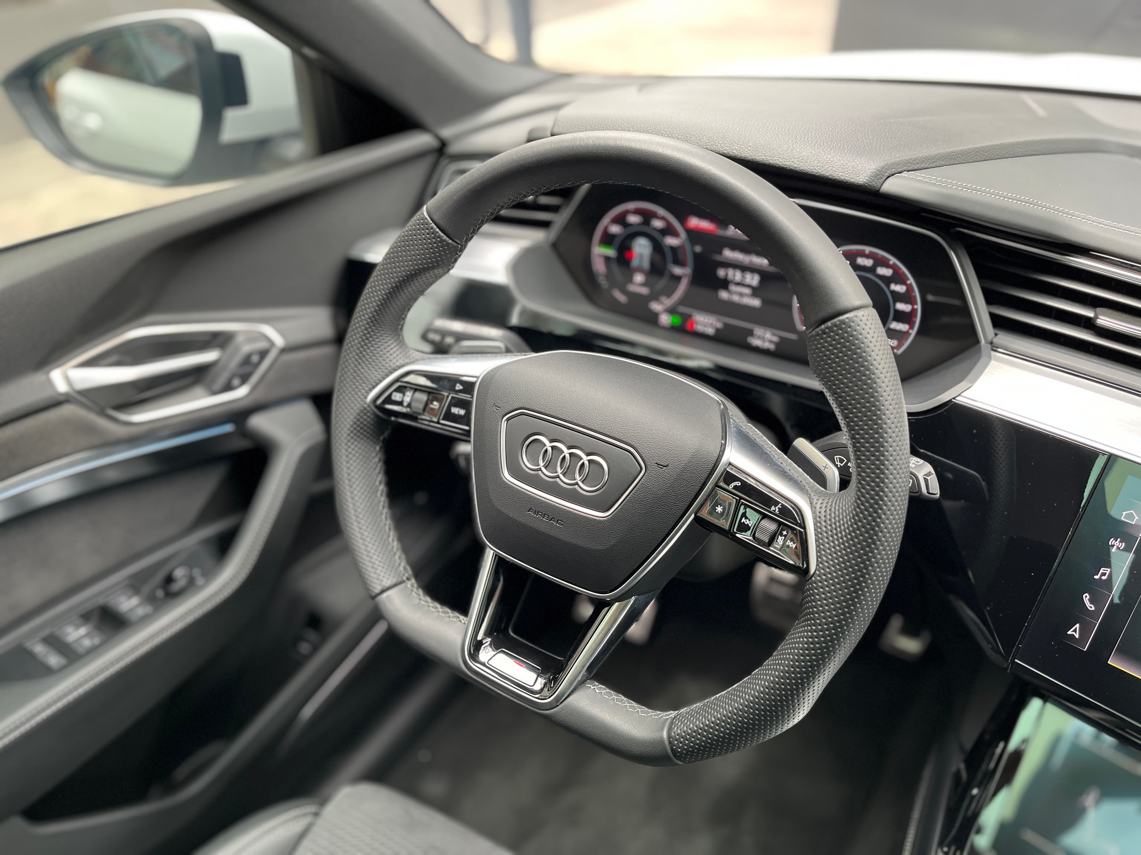 Audi Q8 ETRON Modelo 2024 15