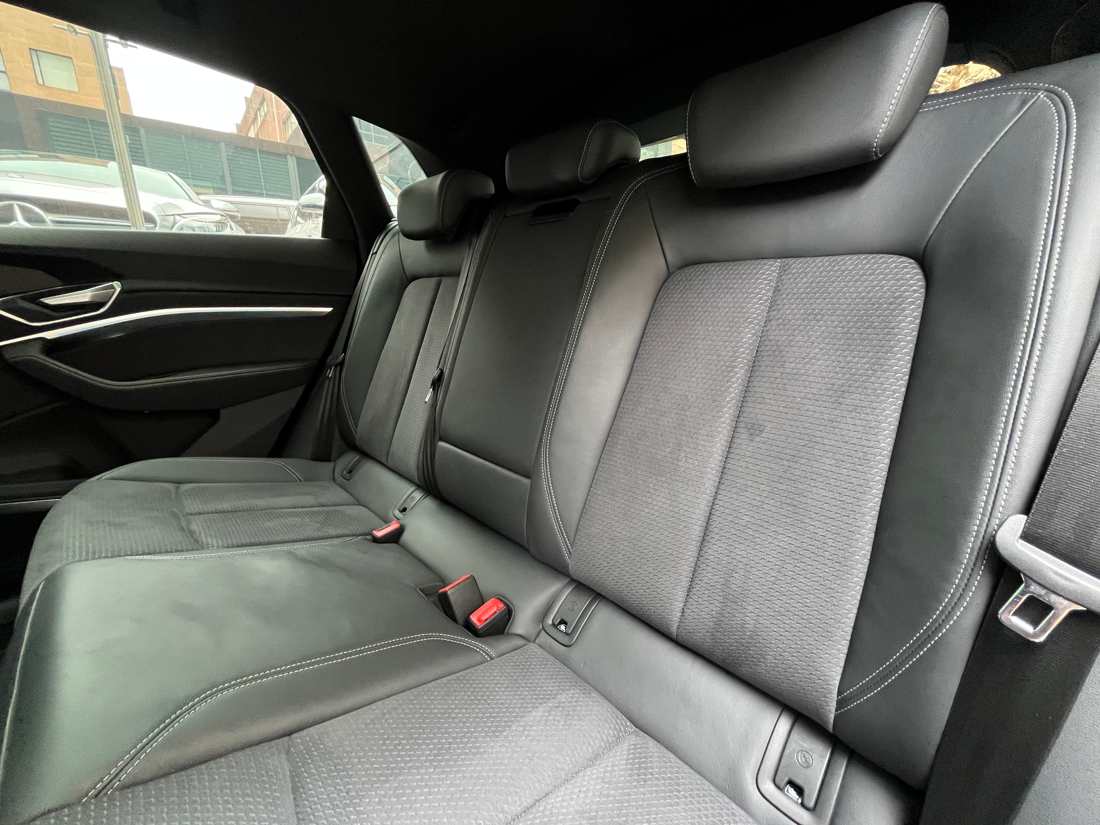 Audi Q8 ETRON Modelo 2024 18