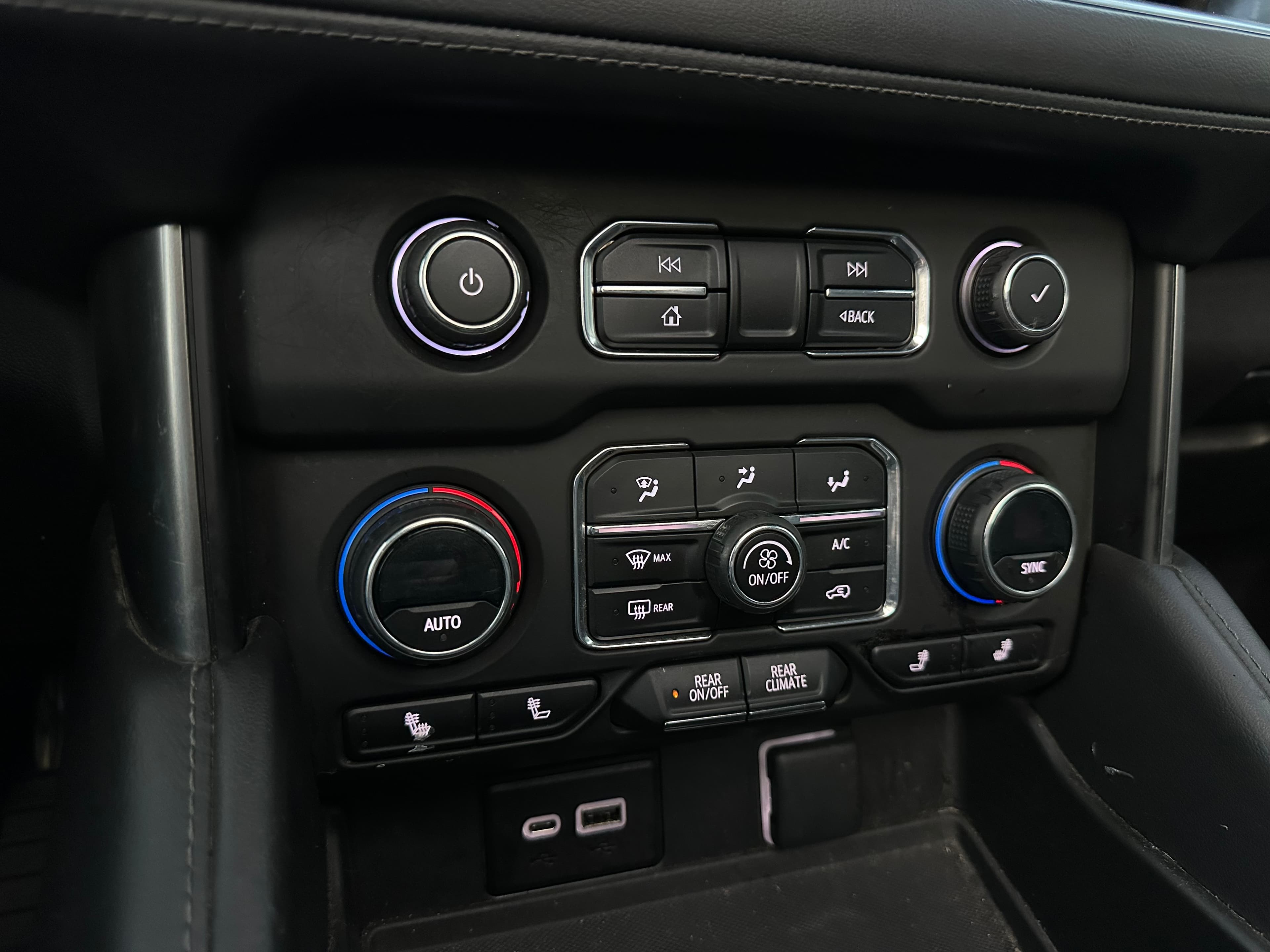 Chevrolet Tahoe Z71 Modelo 2023 18