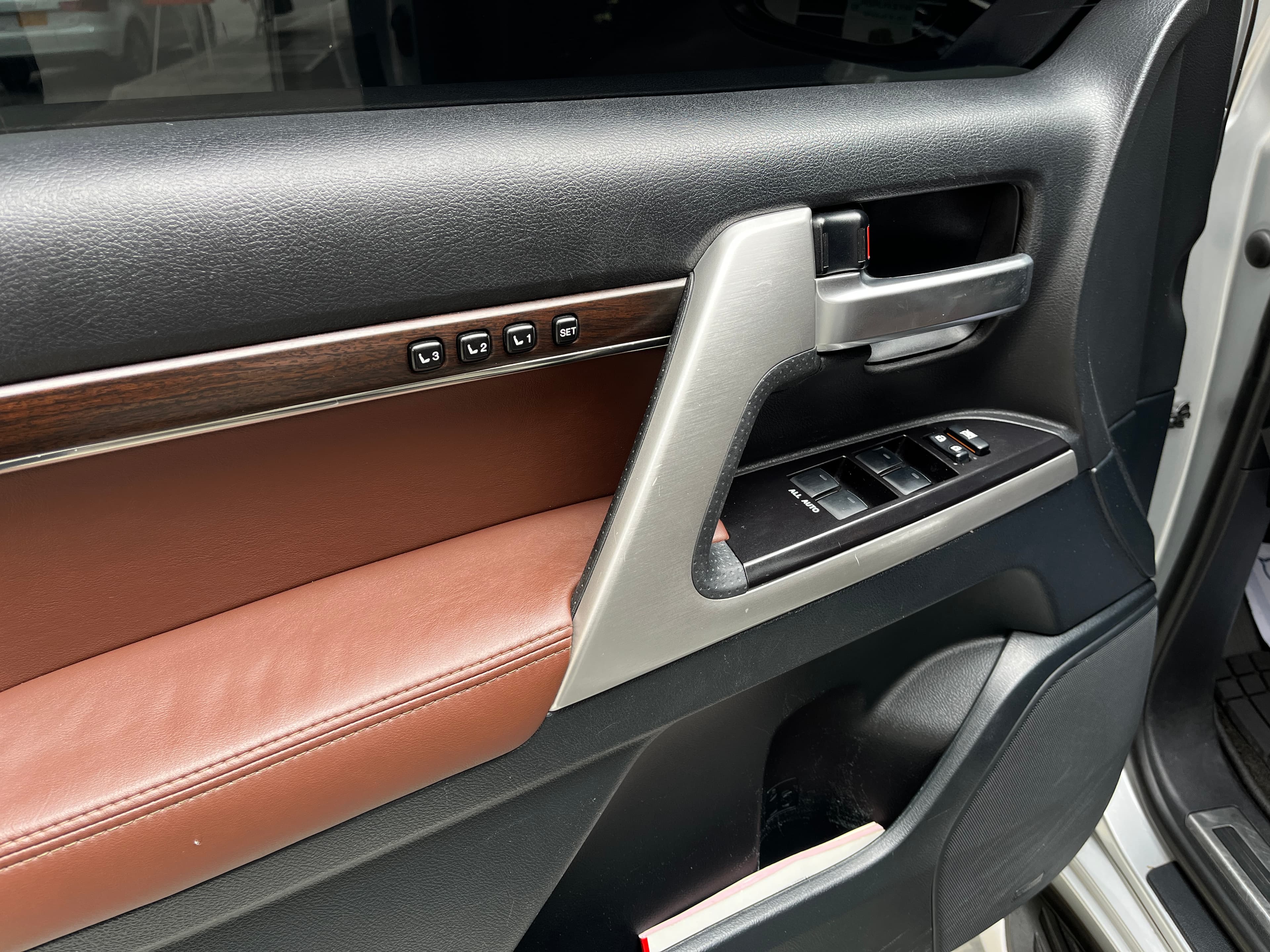 Toyota Land Cruiser 200 Modelo 2021 8