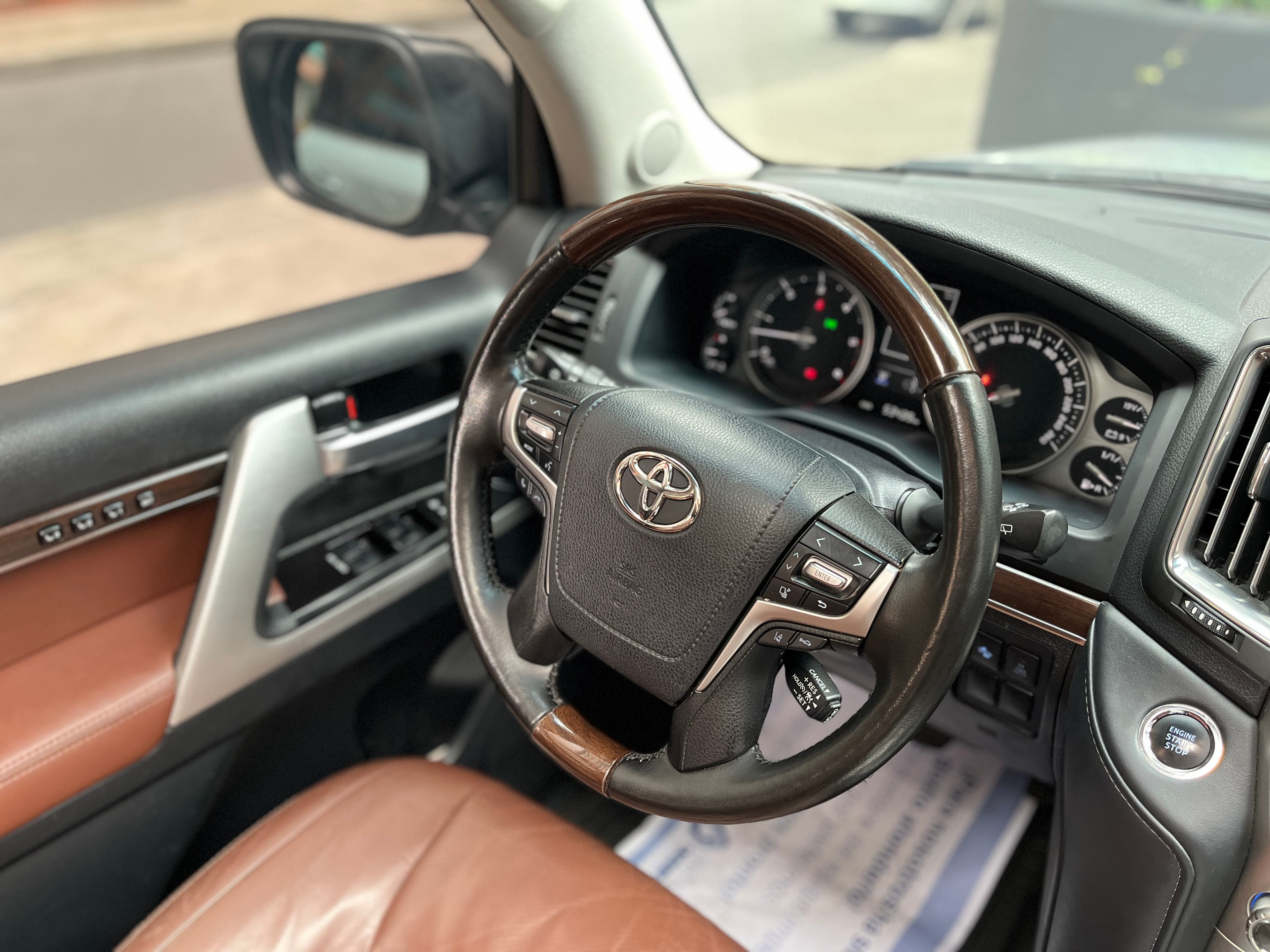 Toyota Land Cruiser 200 Modelo 2021 15