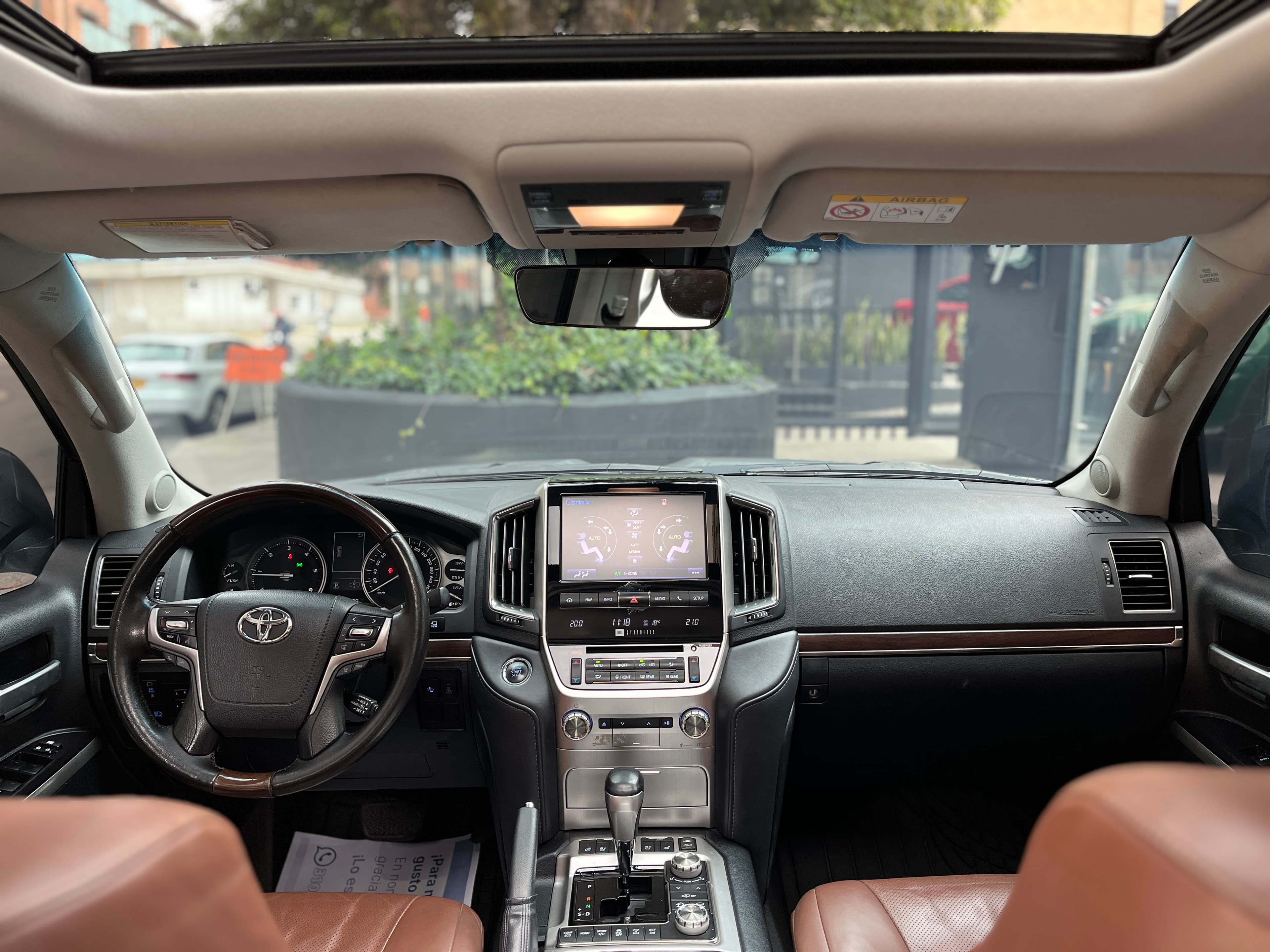 Toyota Land Cruiser 200 Modelo 2021 14