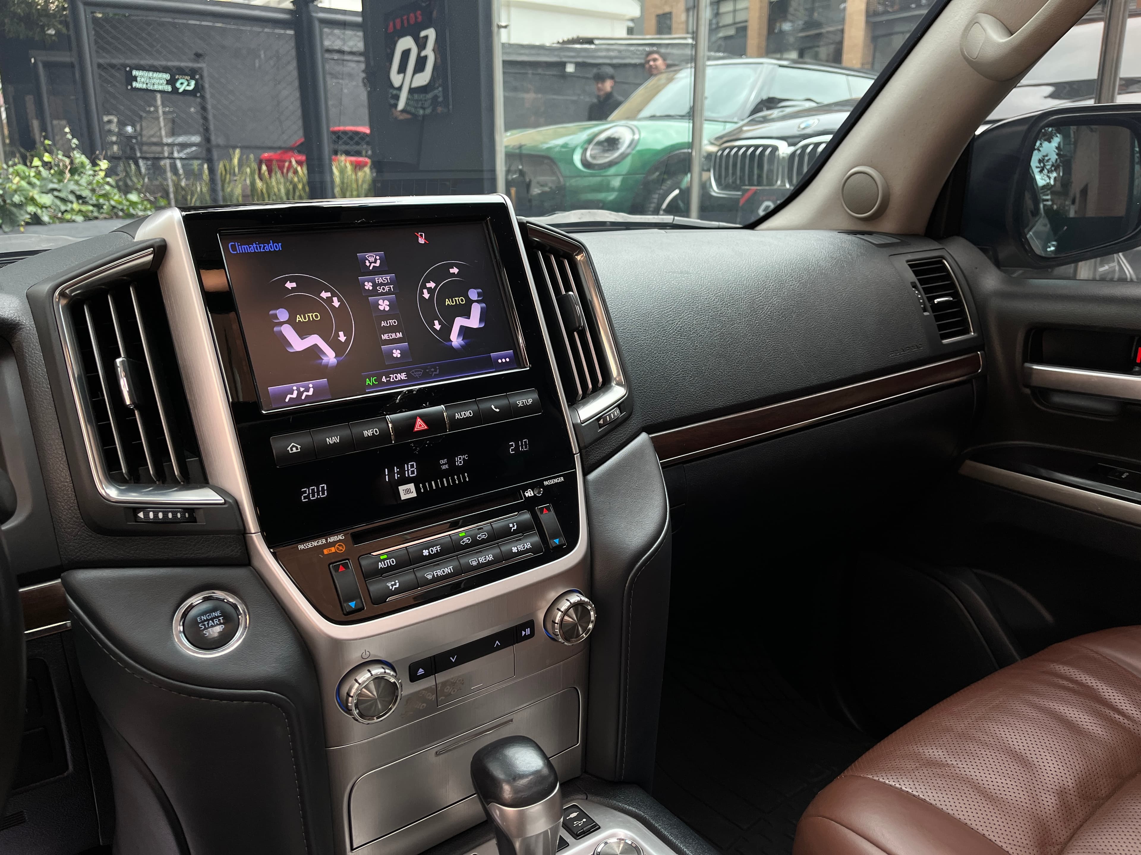 Toyota Land Cruiser 200 Modelo 2021 11