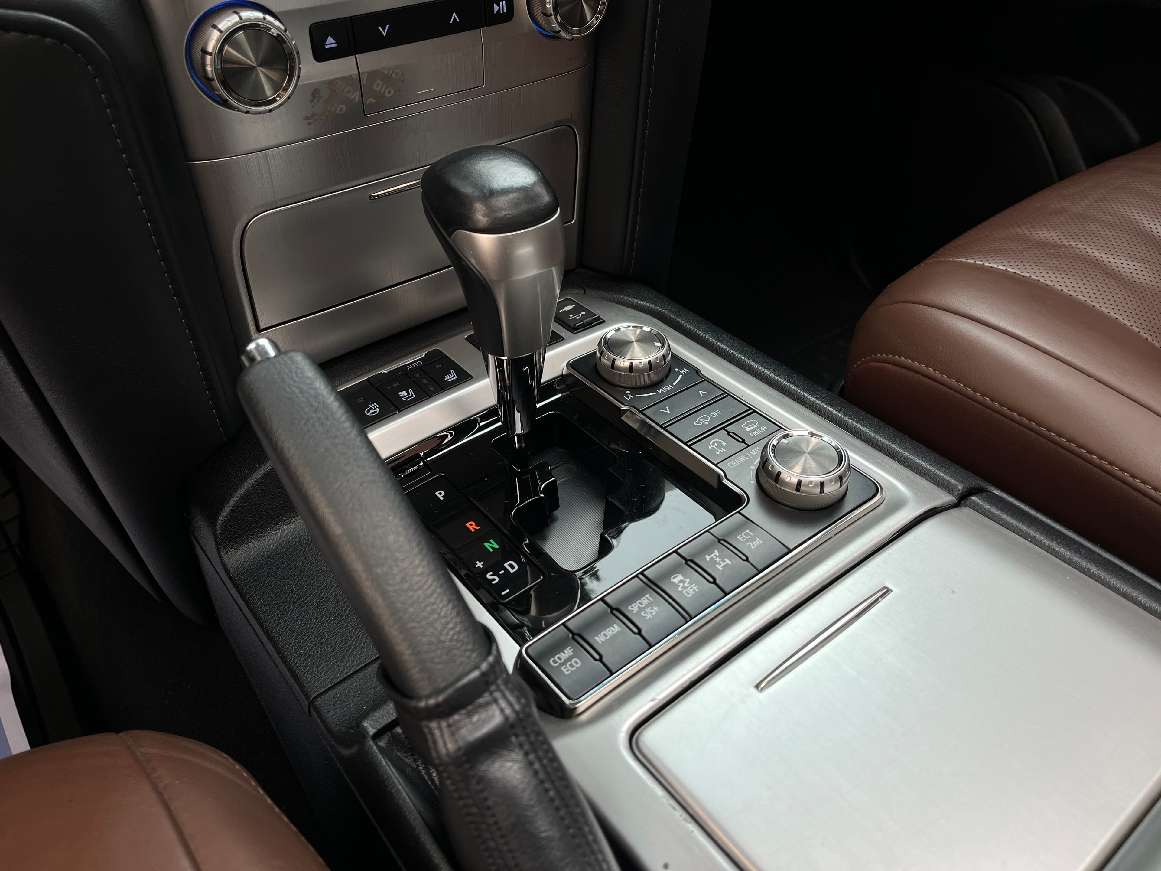 Toyota Land Cruiser 200 Modelo 2021 12