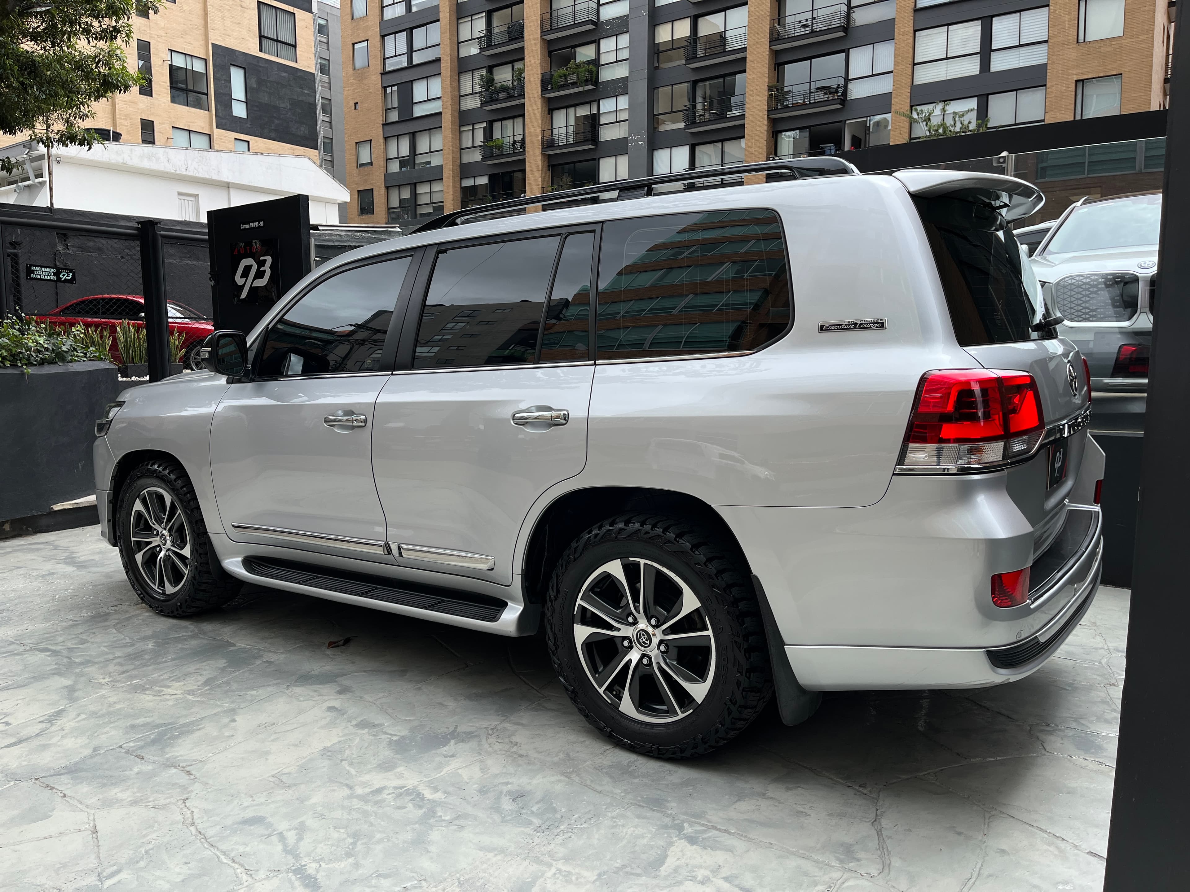Toyota Land Cruiser 200 Modelo 2021 6