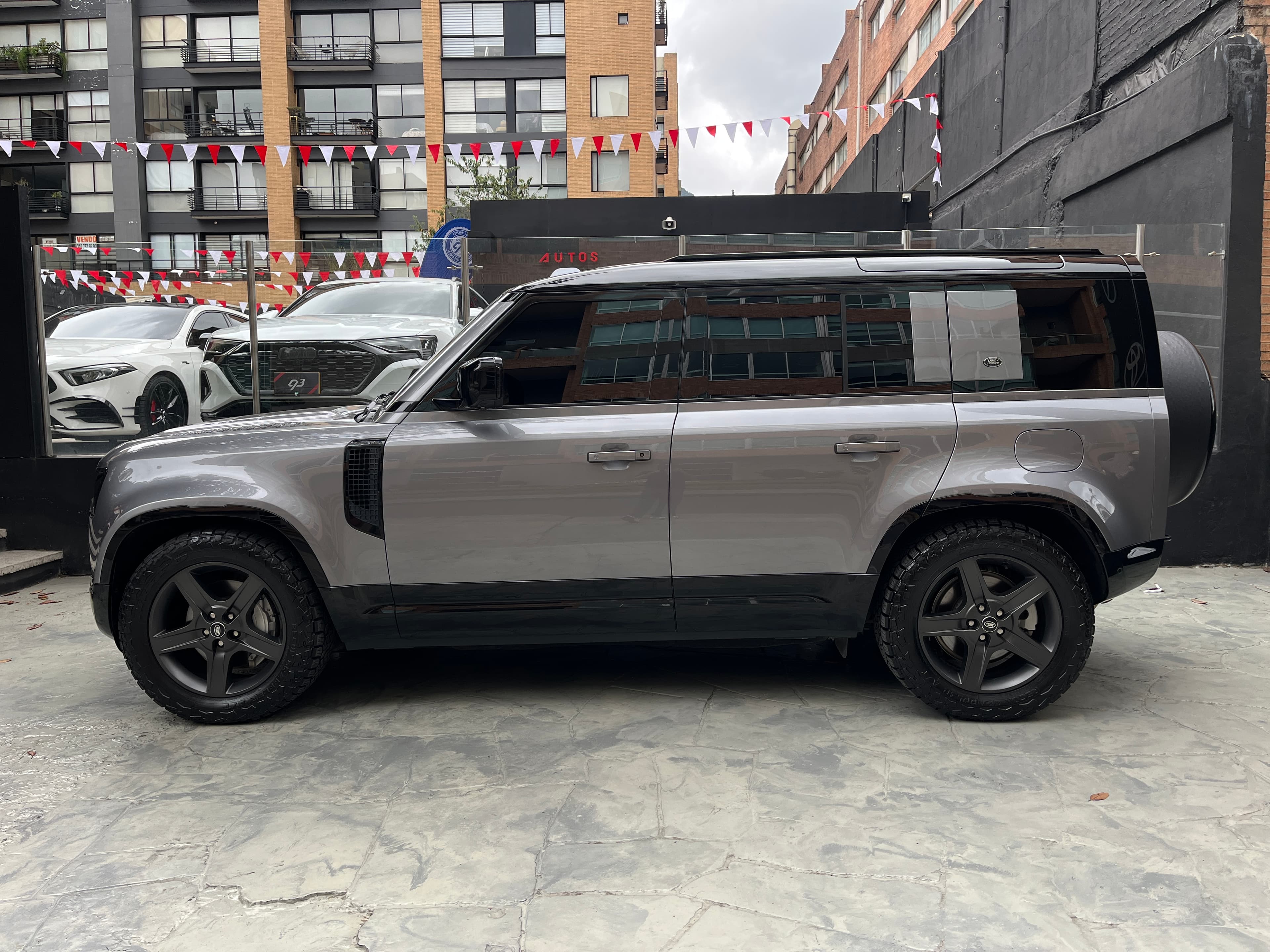 Land Rover Defender 110 404PS Modelo 2024 6