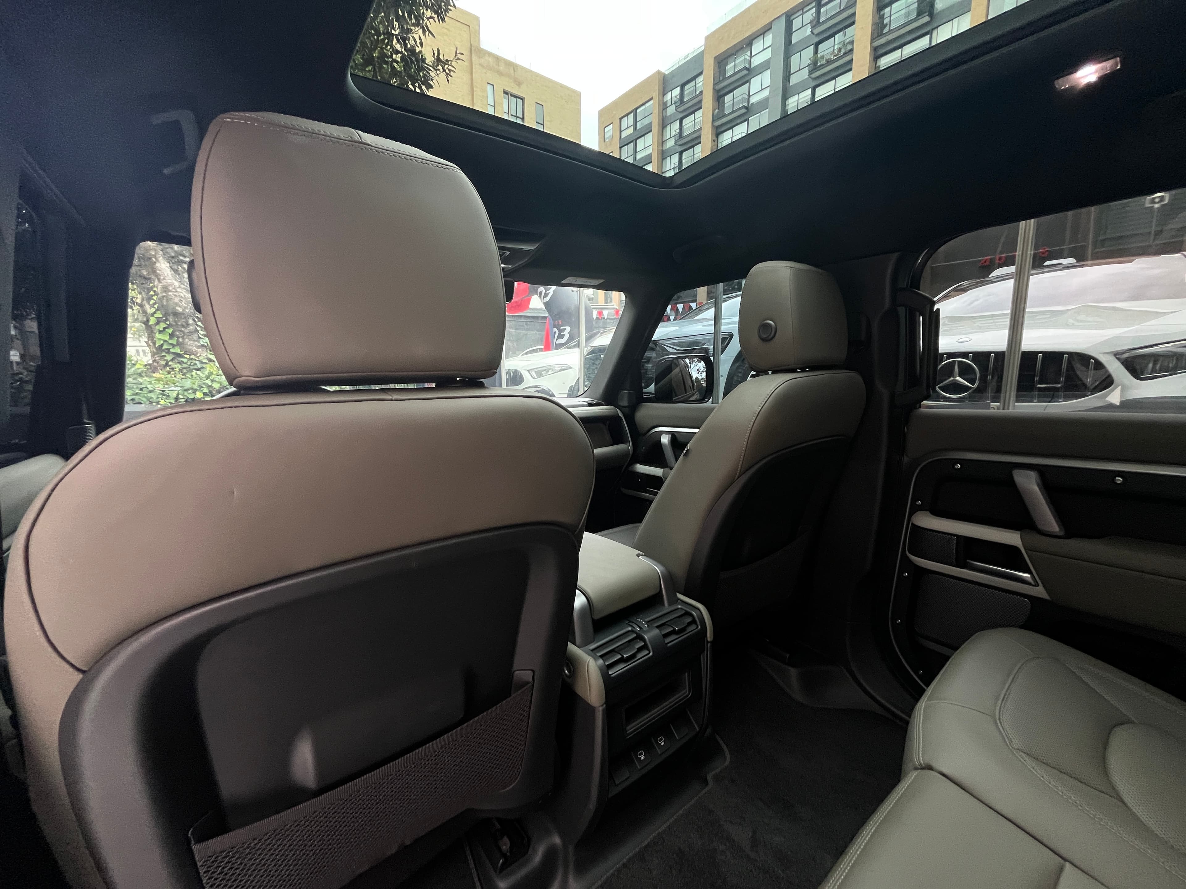 Land Rover Defender 110 404PS Modelo 2024 16
