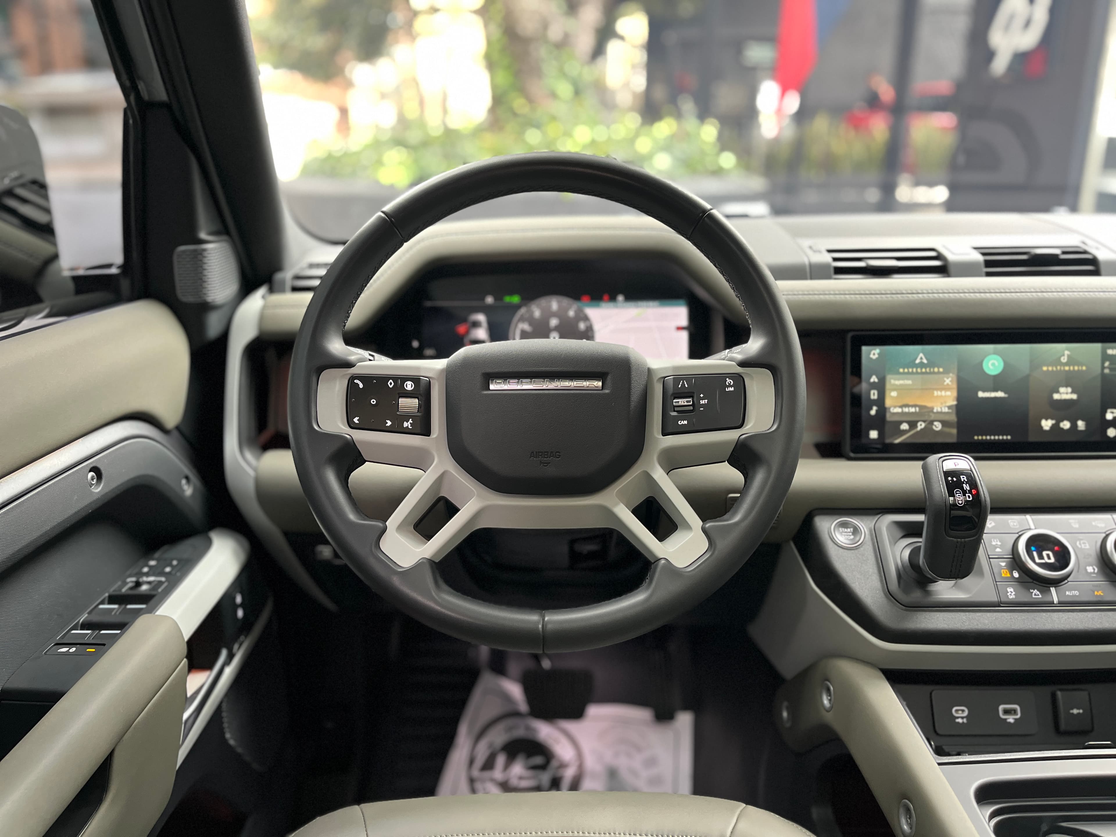Land Rover Defender 110 404PS Modelo 2024 15