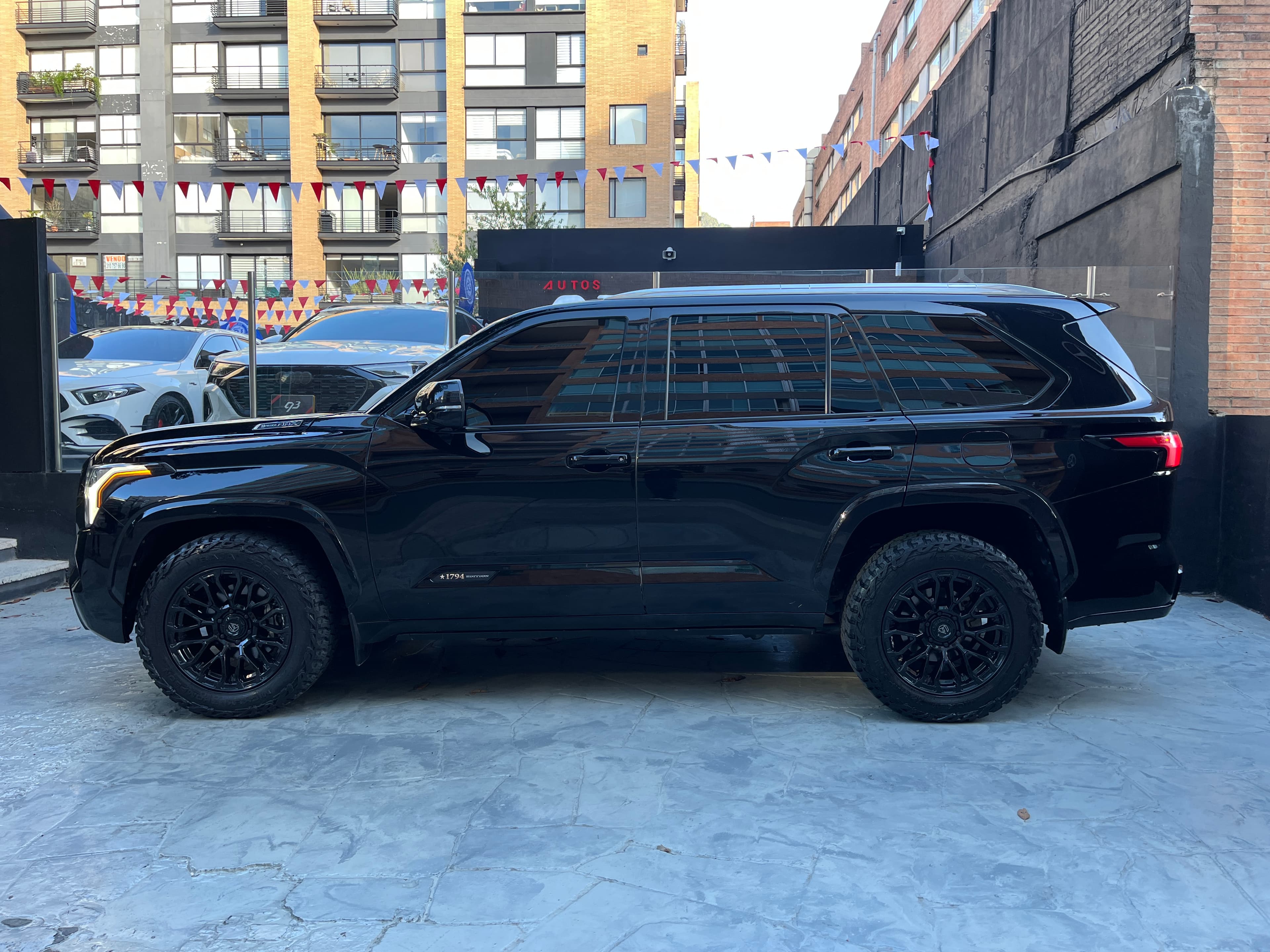 Toyota Sequoia 1794 4WD Modelo 2025 5
