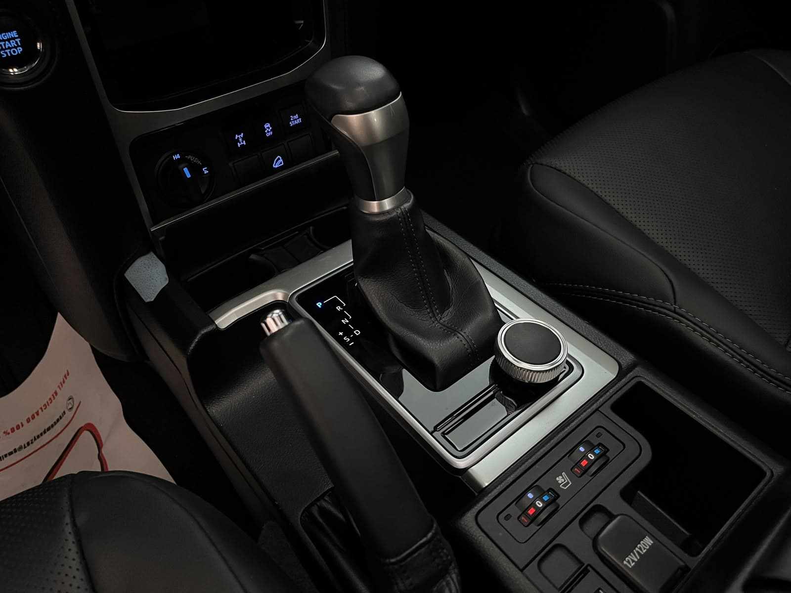 Toyota Prado TXL Modelo 2023 12