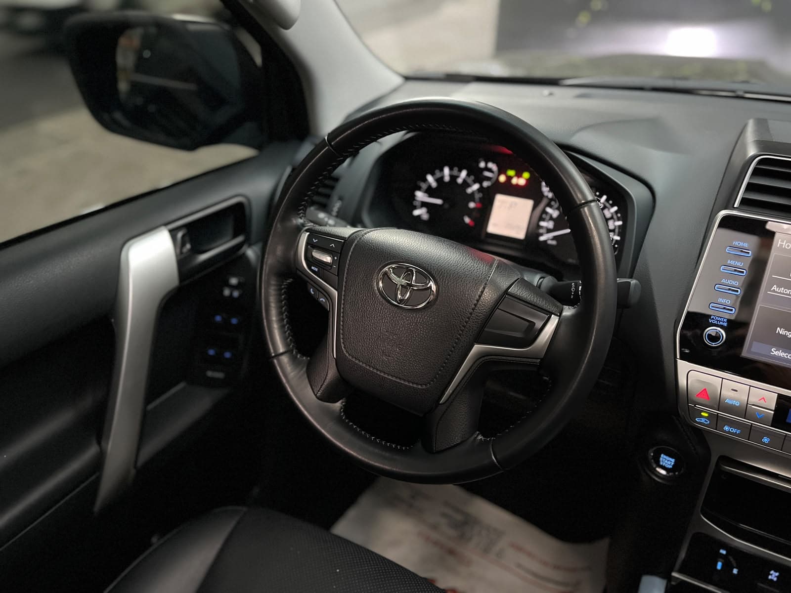 Toyota Prado TXL Modelo 2023 15