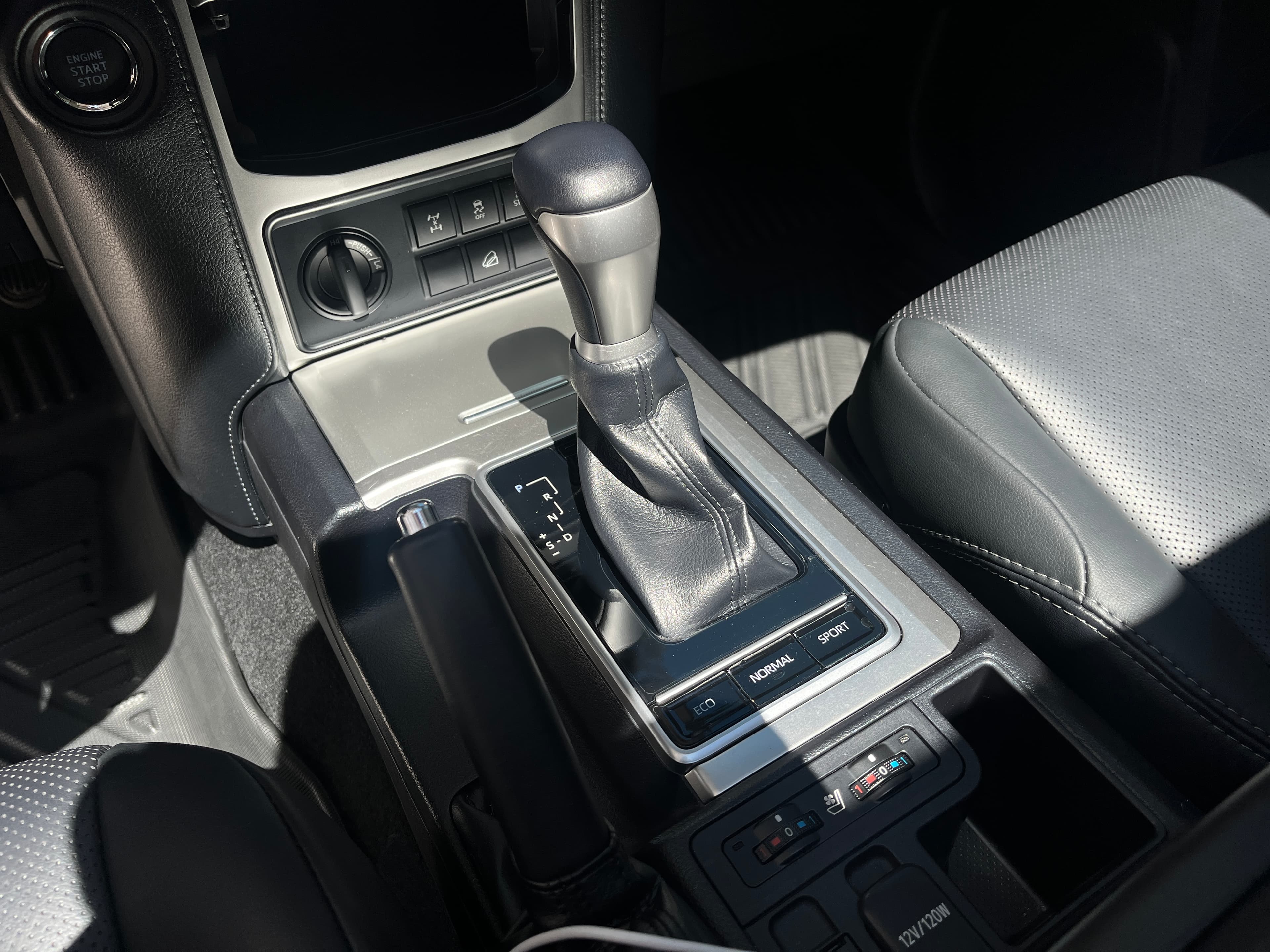 Toyota Prado VX Modelo 2023 12