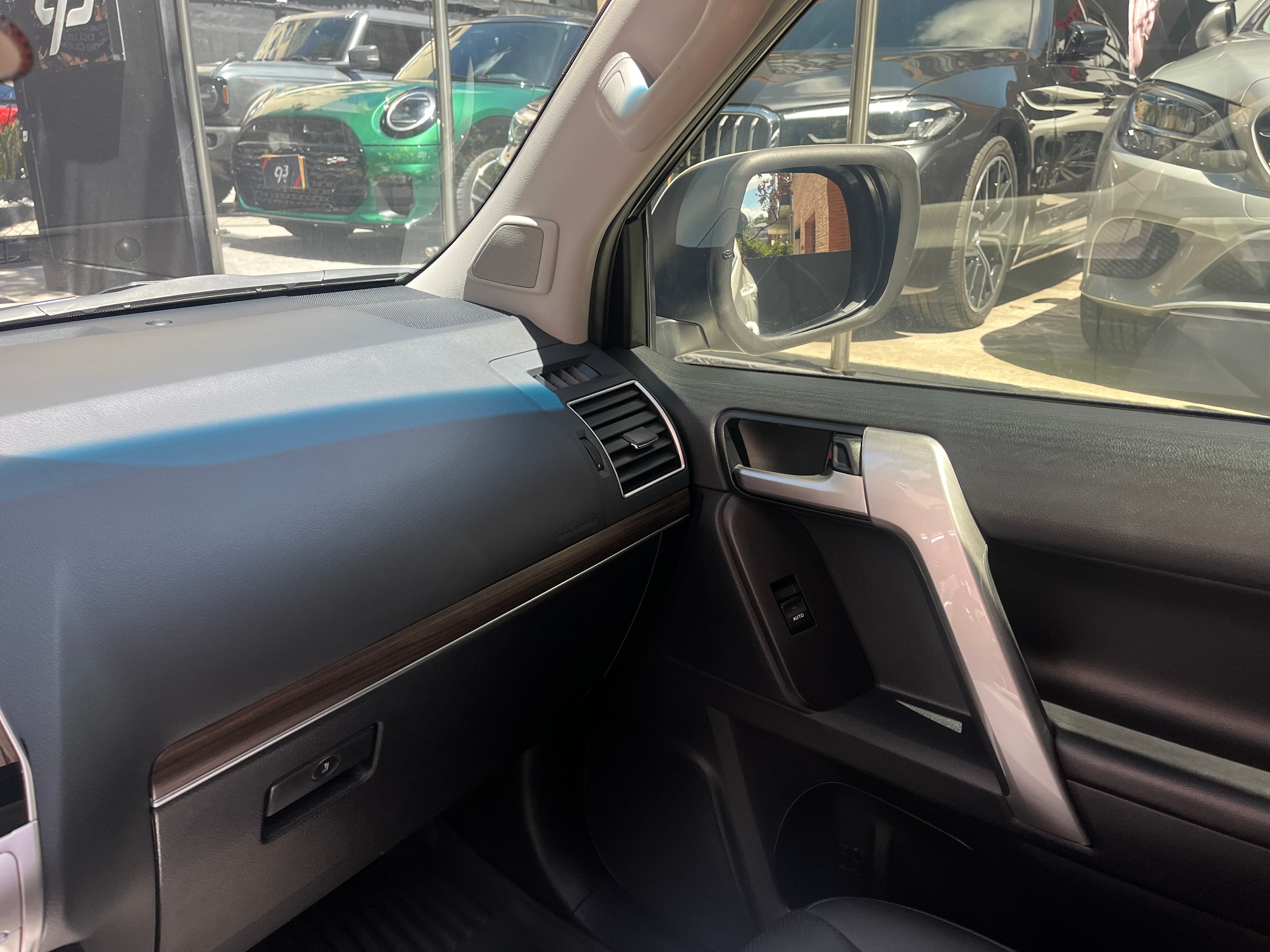 Toyota Prado VX Modelo 2023 10