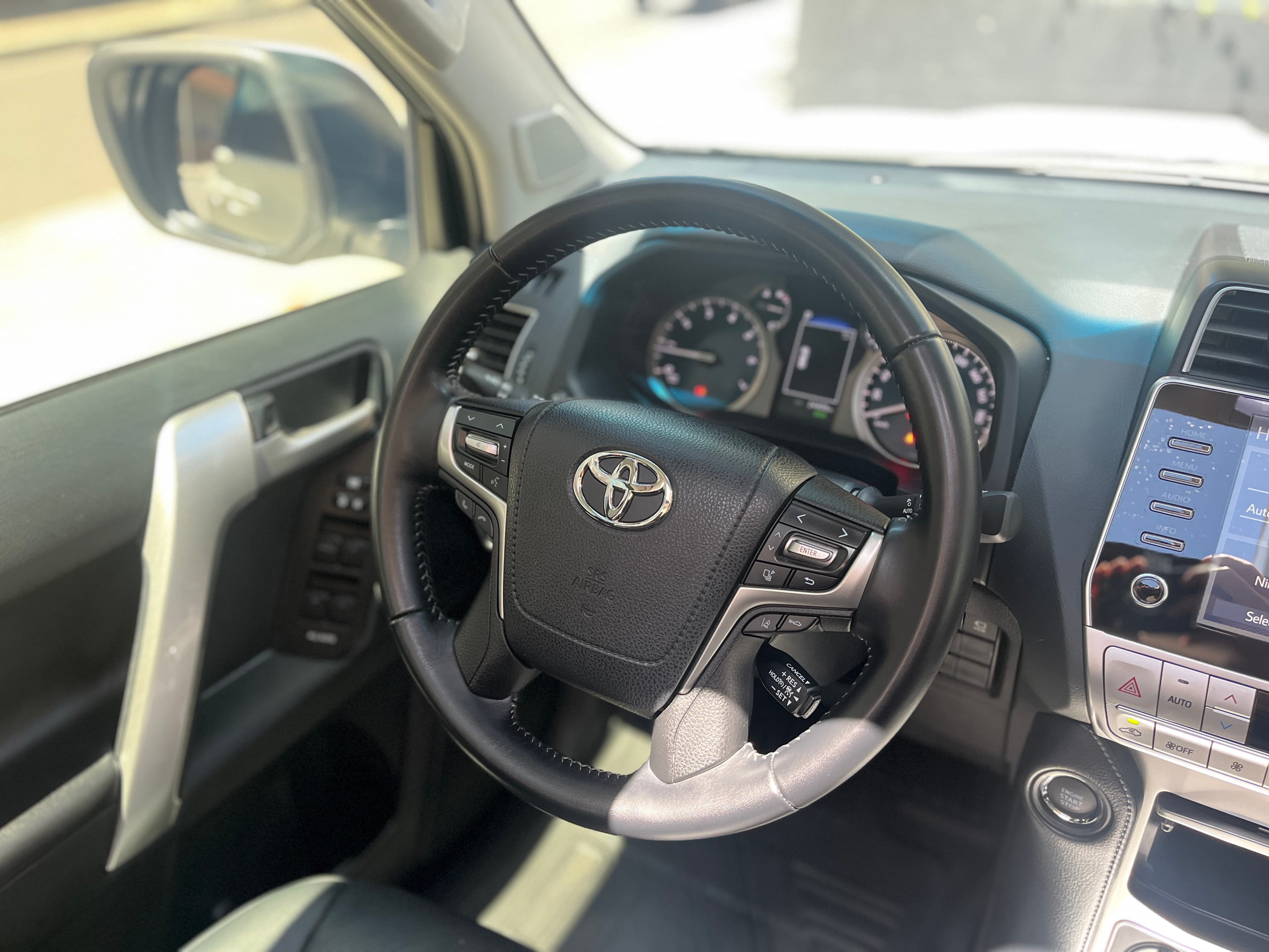 Toyota Prado VX Modelo 2023 15