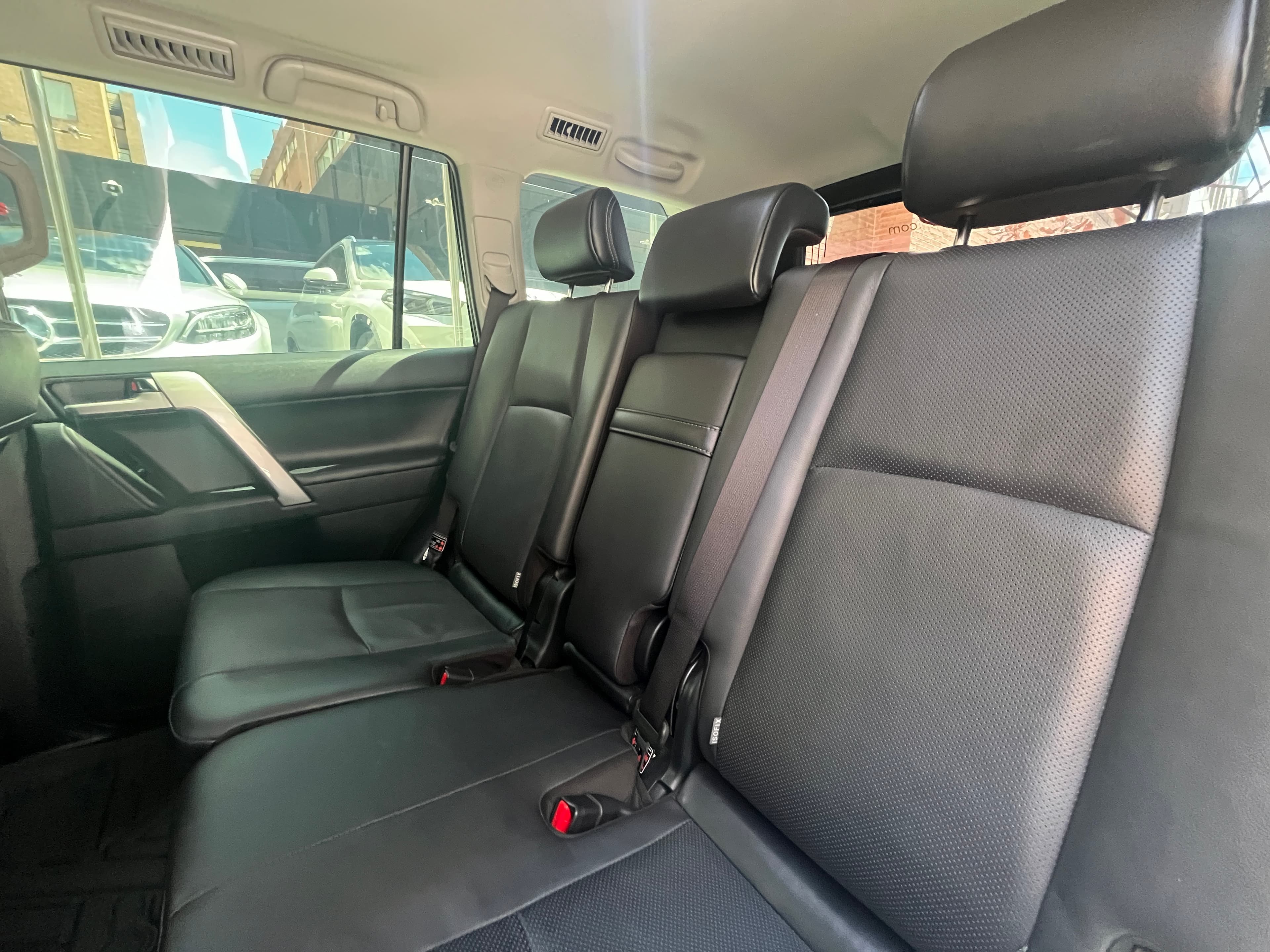 Toyota Prado VX Modelo 2023 18