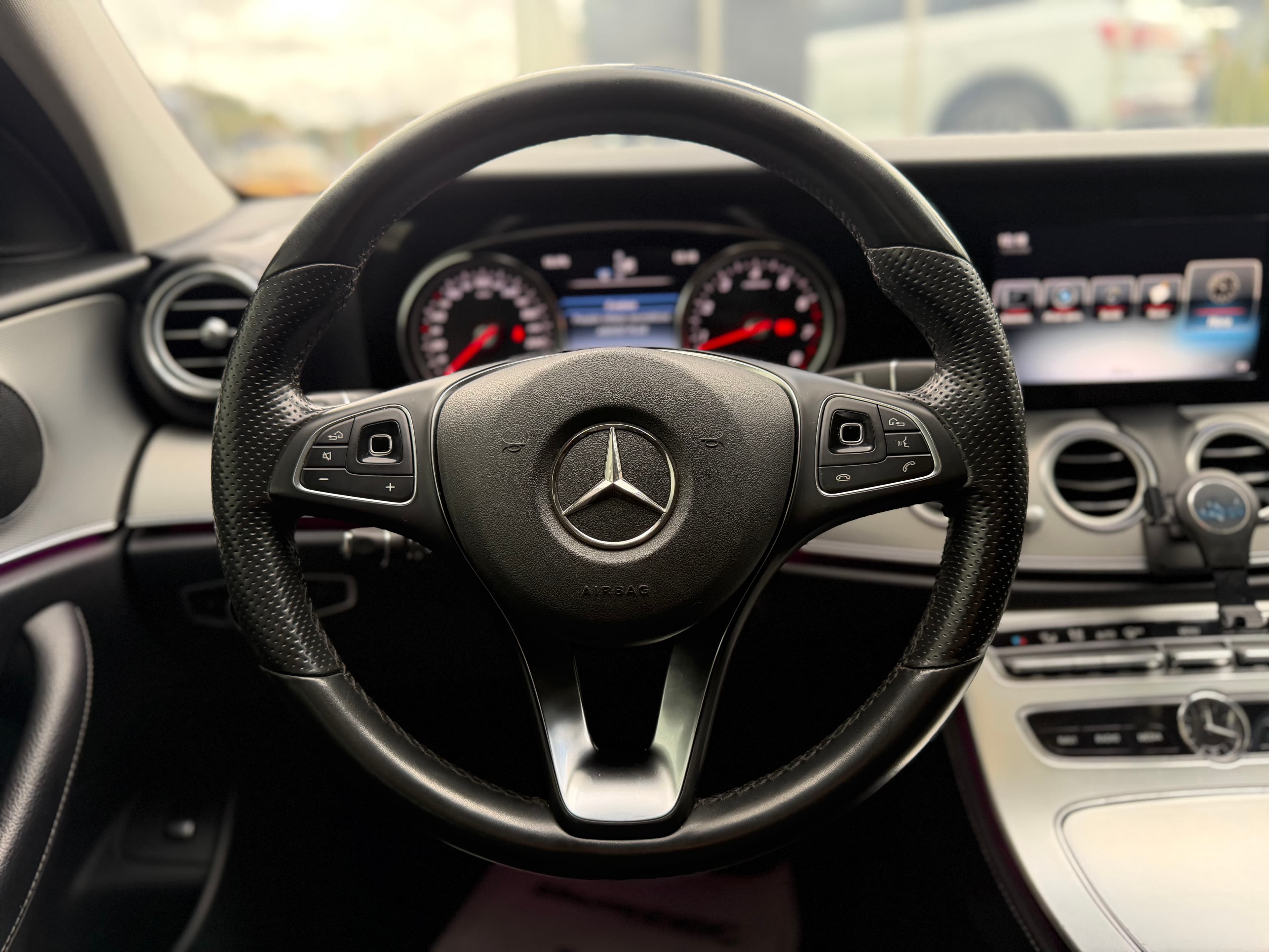 Mercedes Benz E200 . Modelo 2017 13