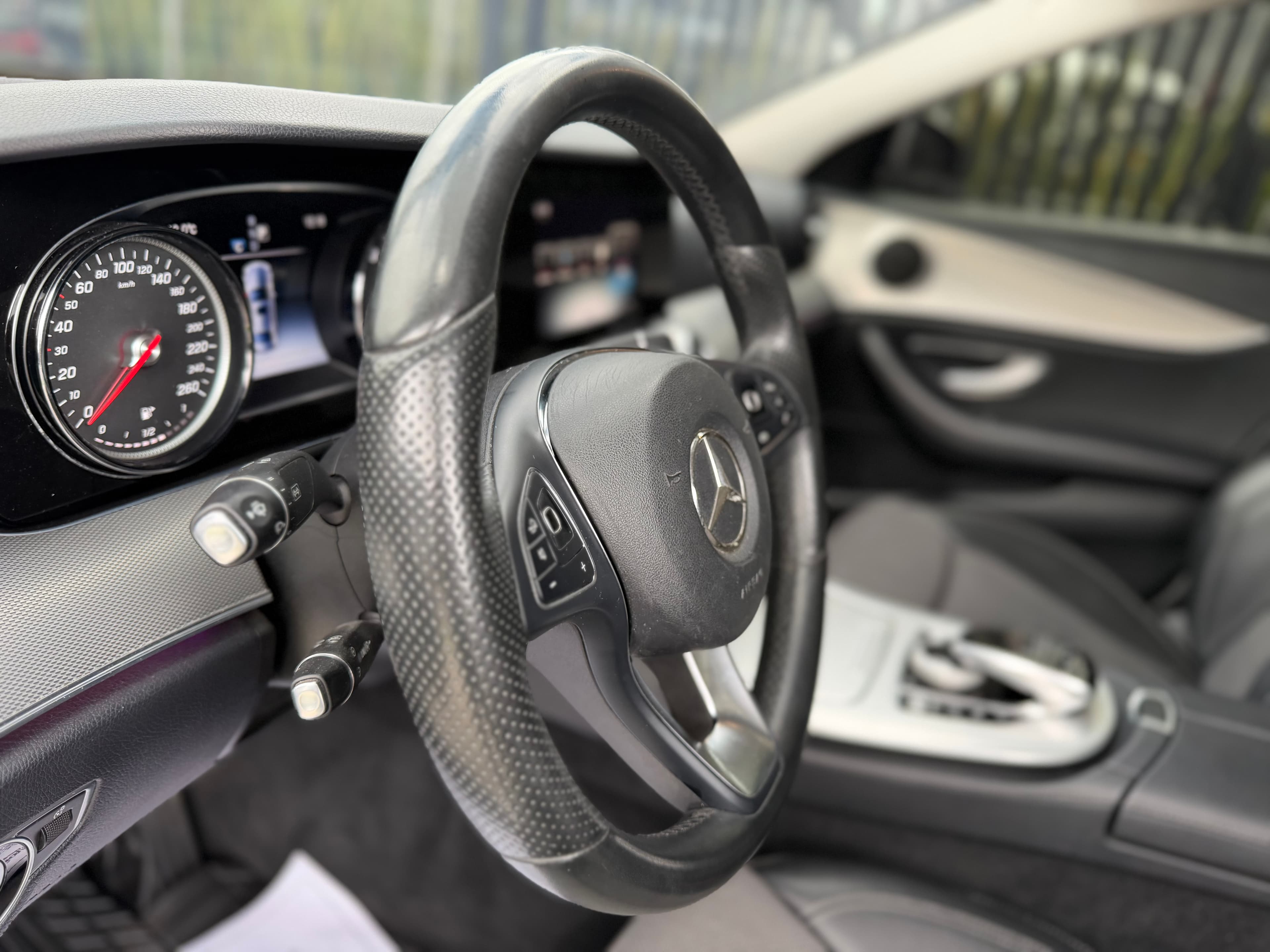 Mercedes Benz E200 . Modelo 2017 12