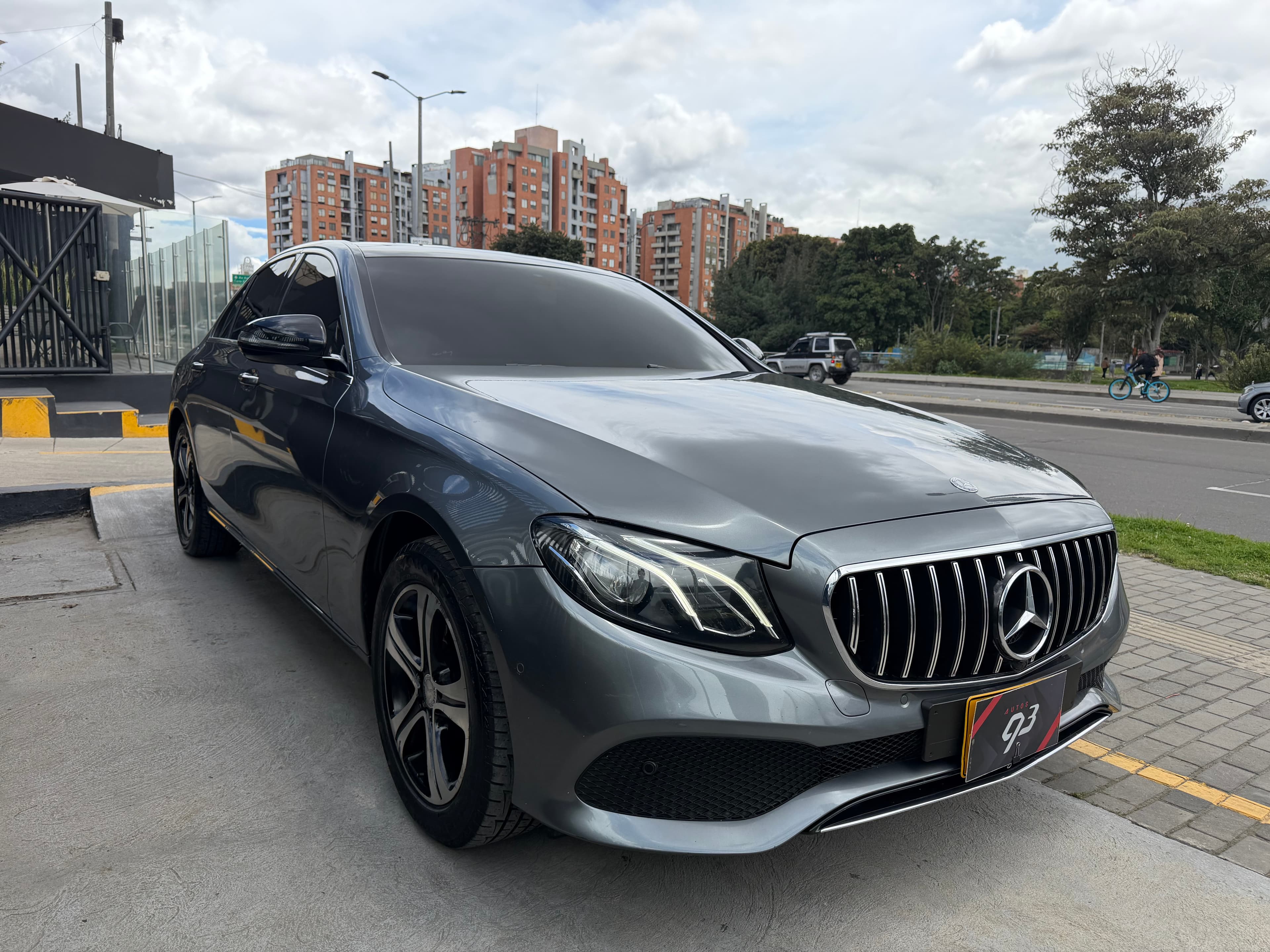 Mercedes Benz E200 . Modelo 2017 3