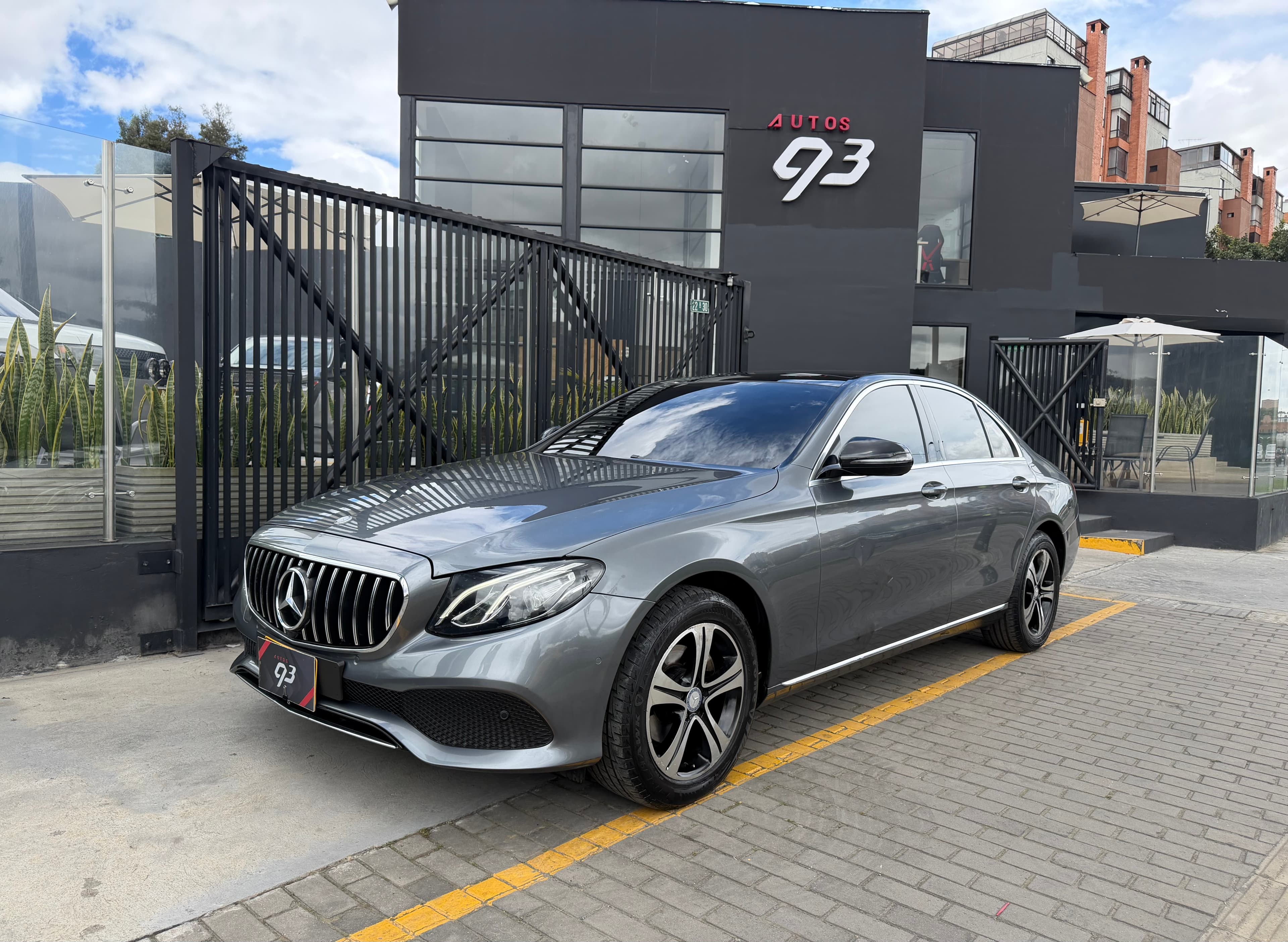 Mercedes Benz E200 . Modelo 2017 1