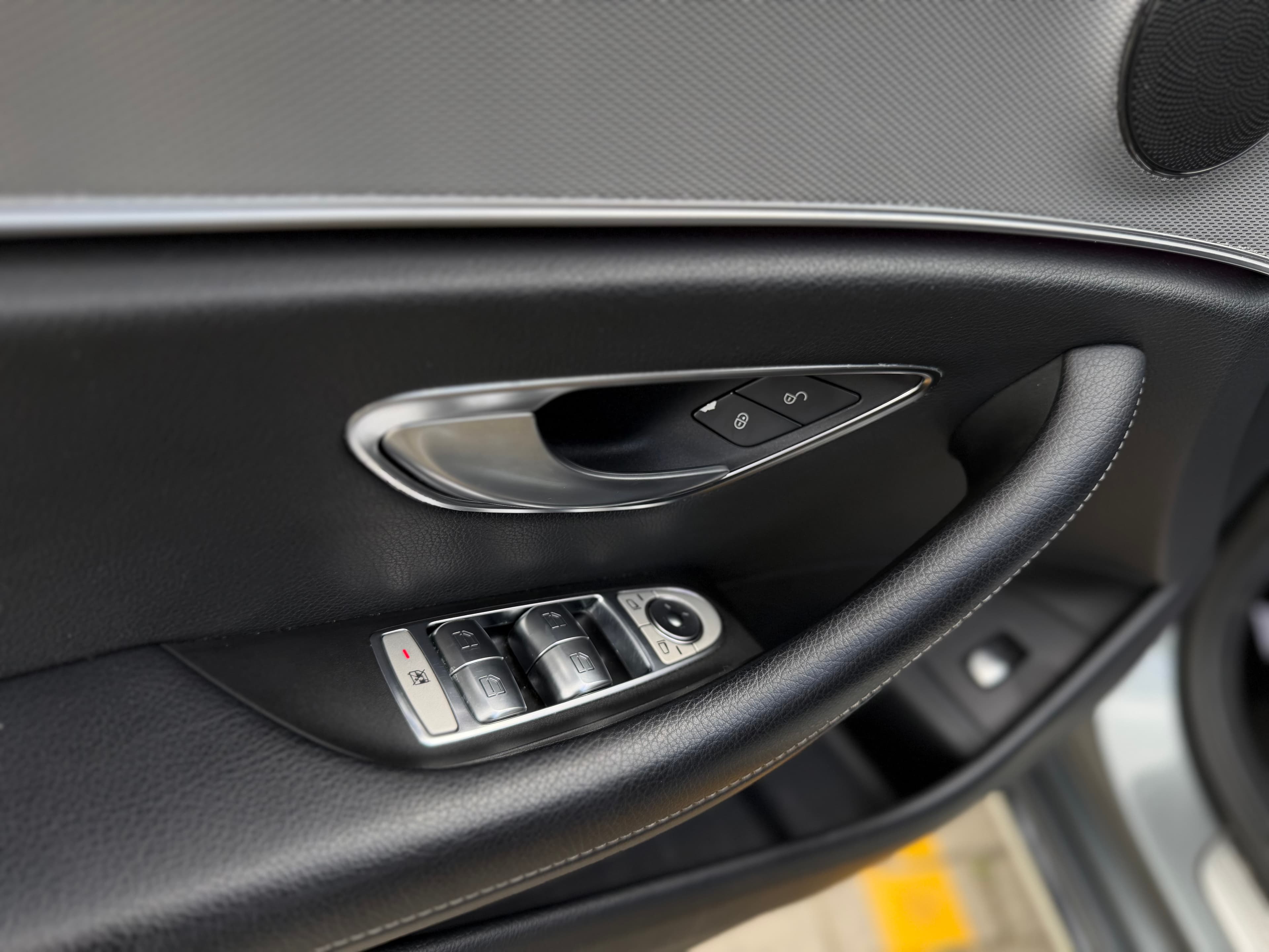 Mercedes Benz E200 . Modelo 2017 9