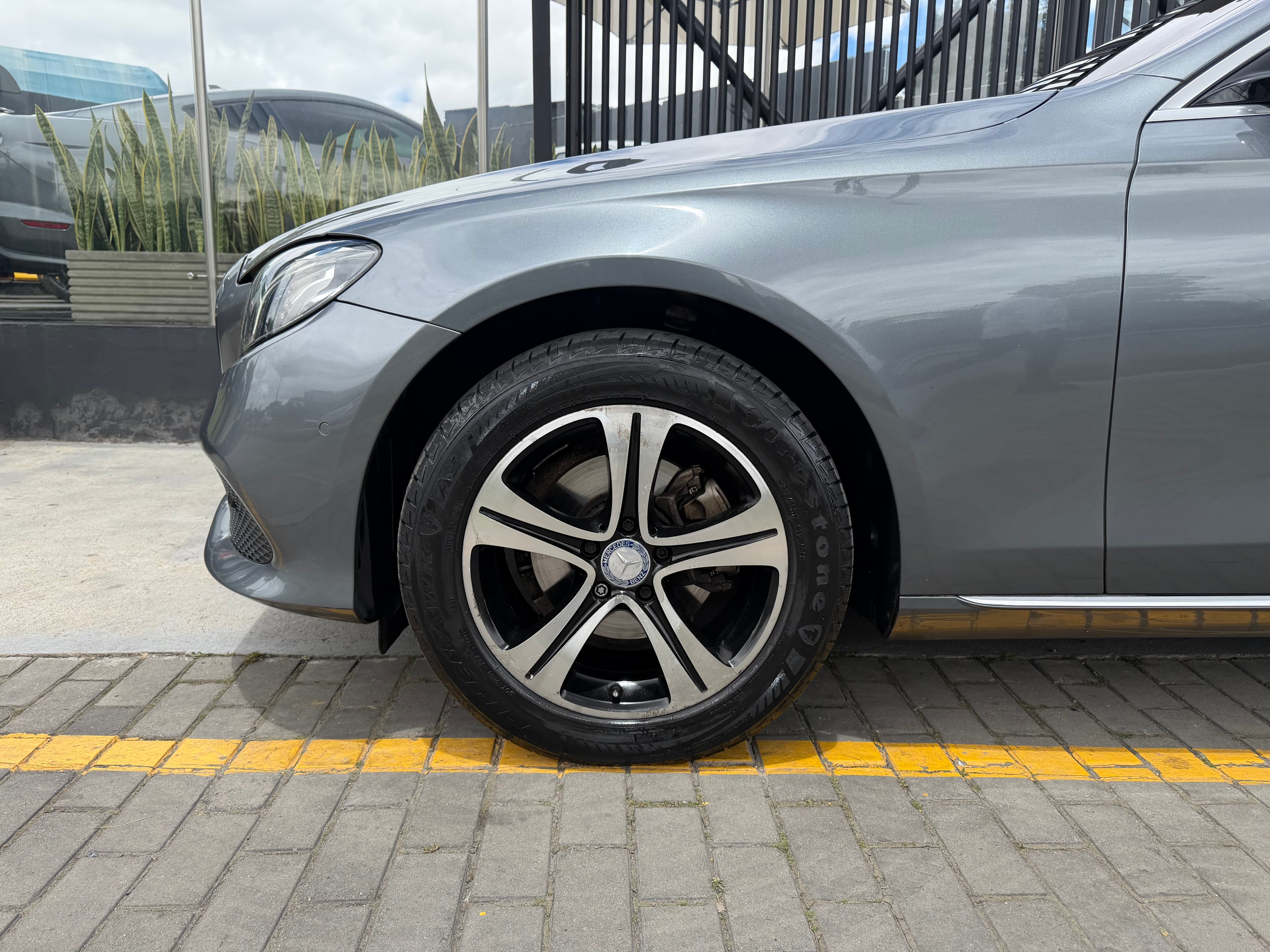 Mercedes Benz E200 . Modelo 2017 5