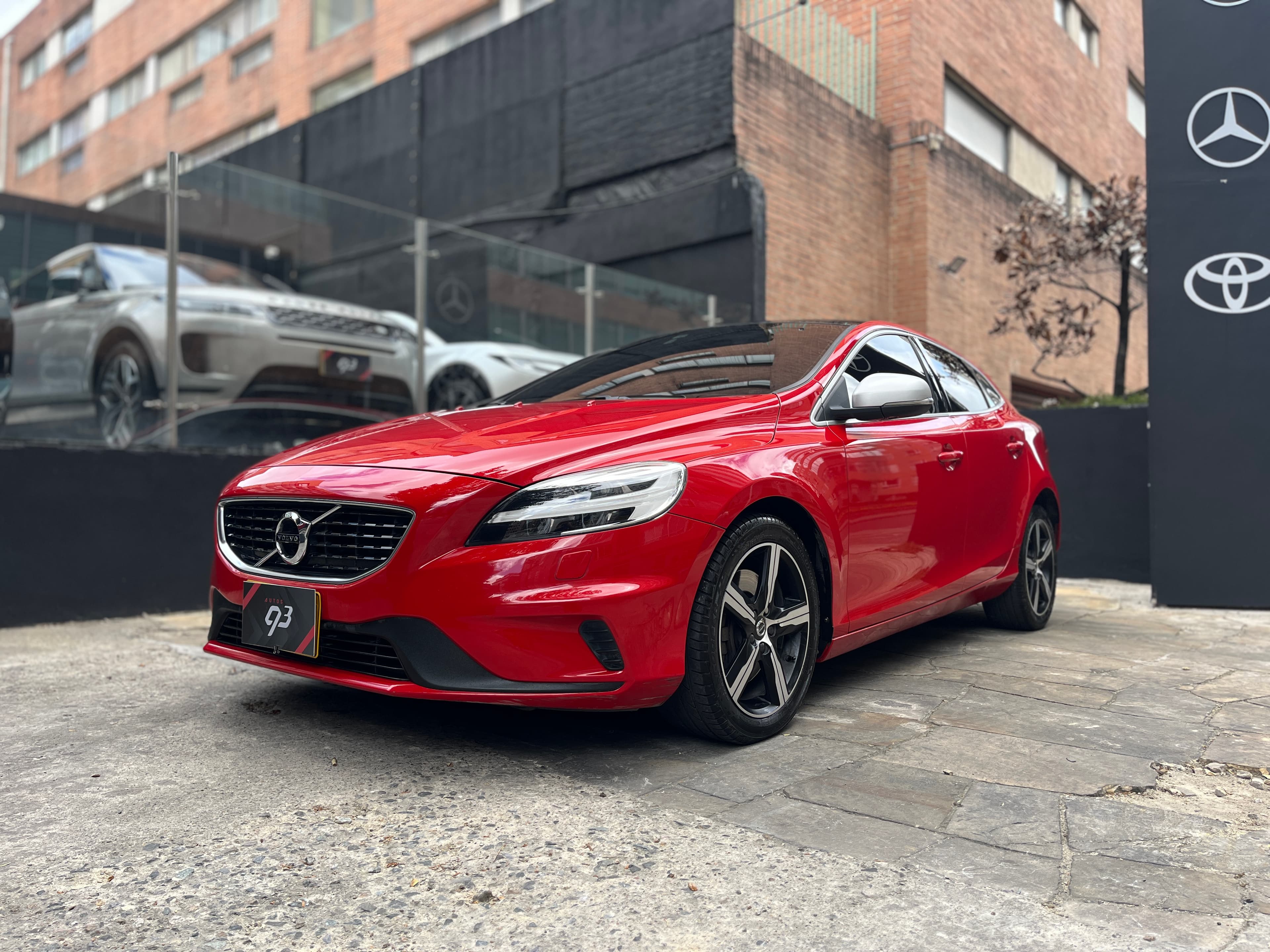 Volvo V40