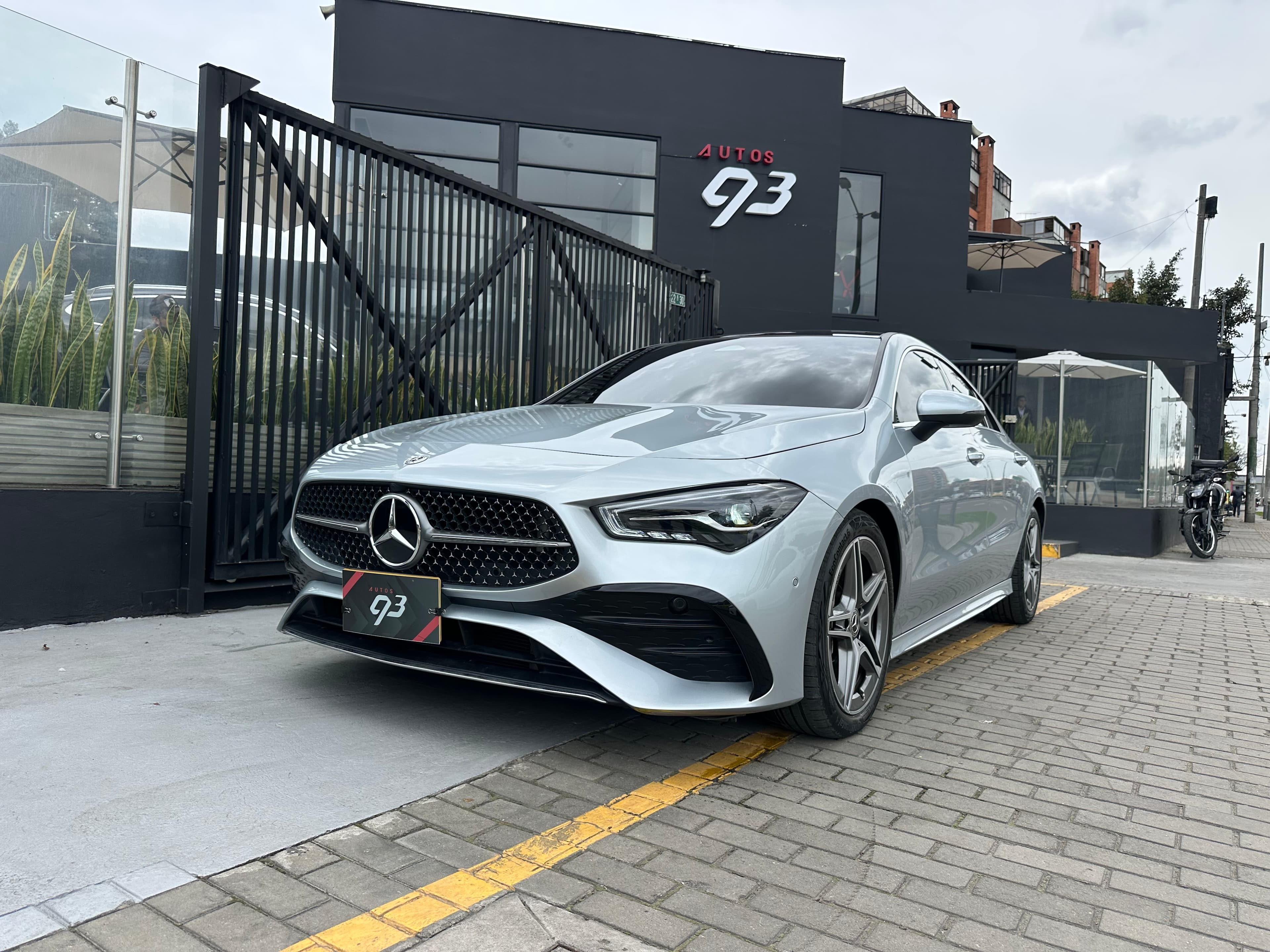 Mercedes Benz CLA250